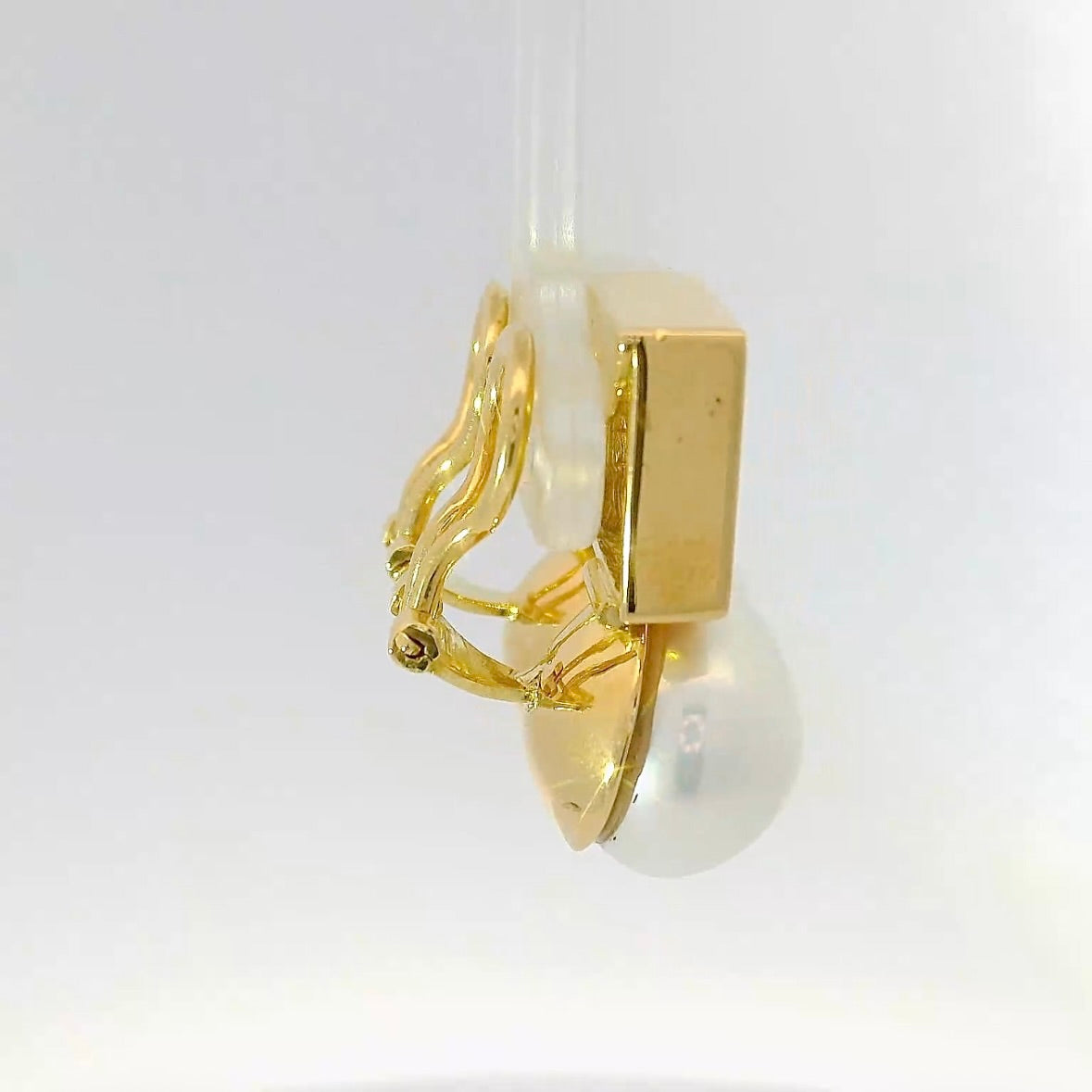 Massive 18k yellow gold earrings with brilliant cut diamonds & freshwater pearls