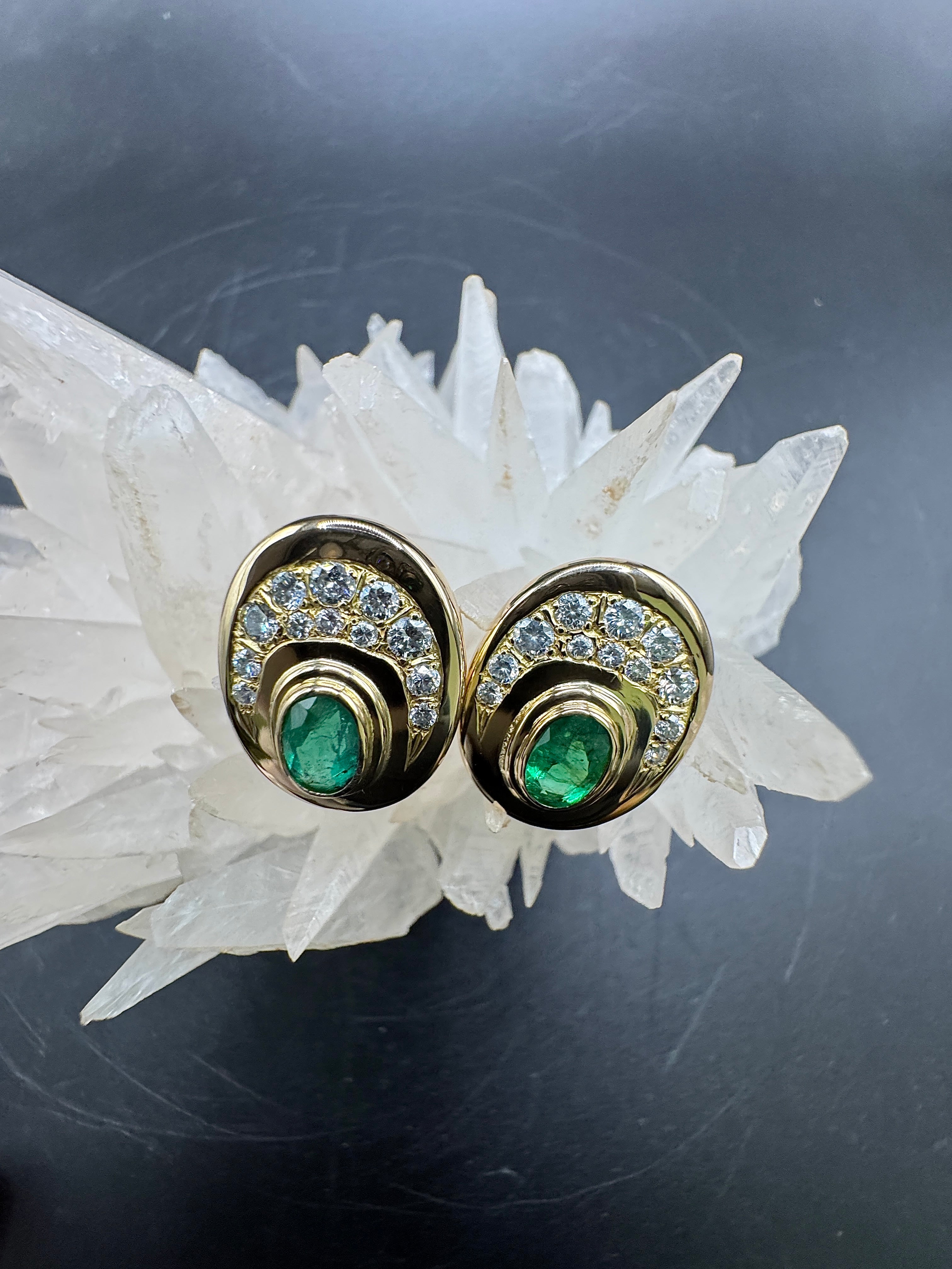 Handcrafted stud earrings in 18k yellow gold with fine emeralds & brilliant-cut diamonds