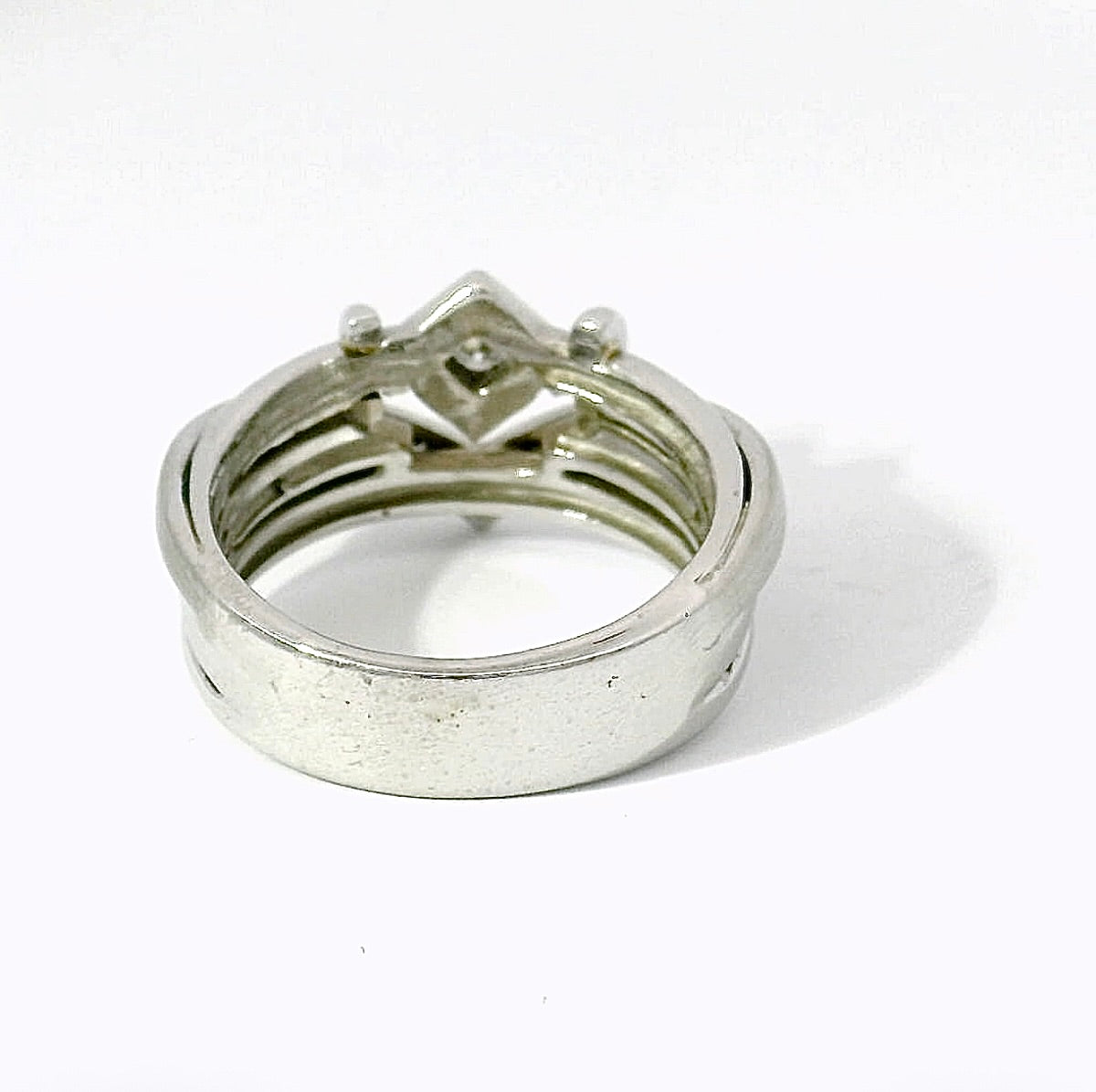 Ausgefallener Ring in 14 Karat Weißgold mit Brillanten