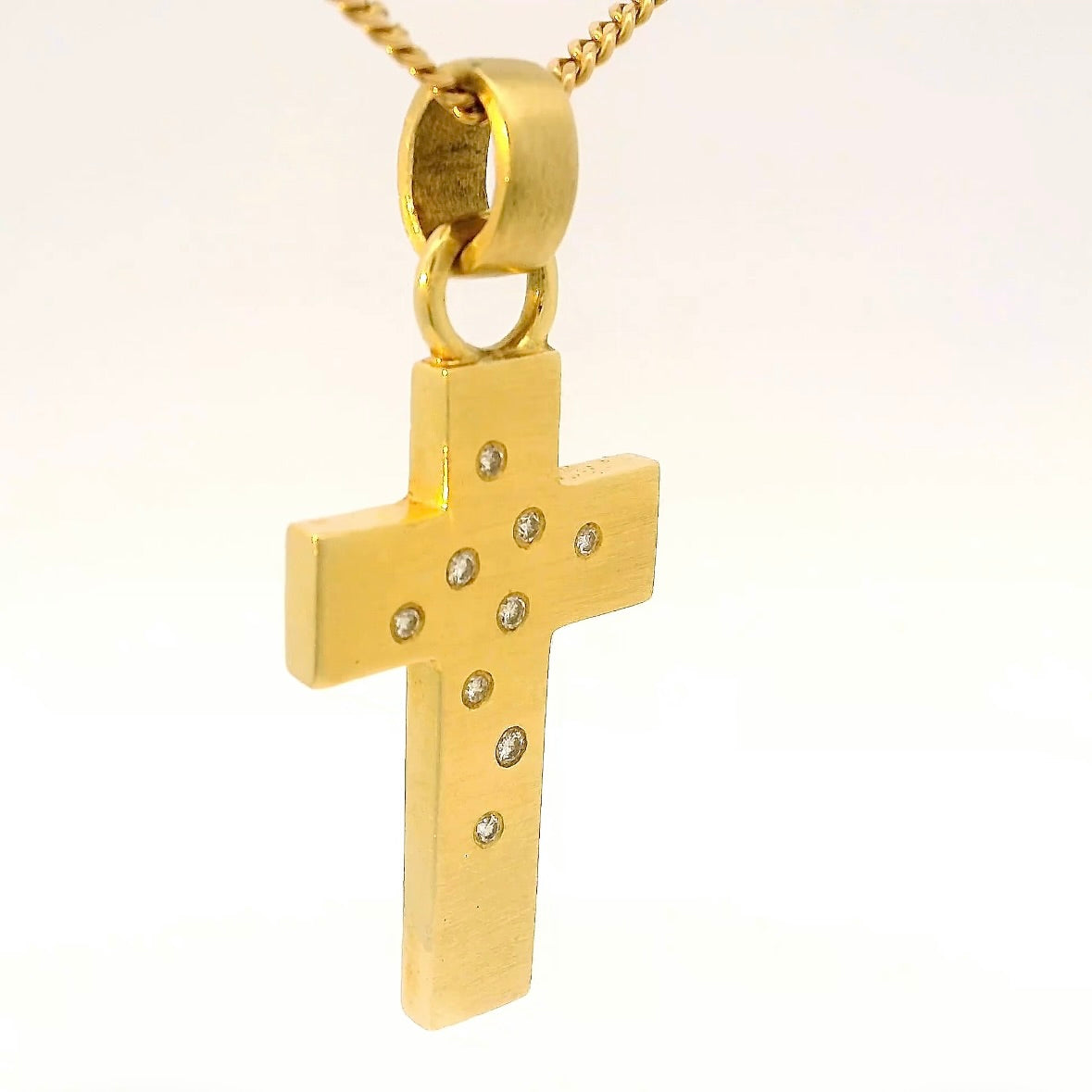 Cross pendant