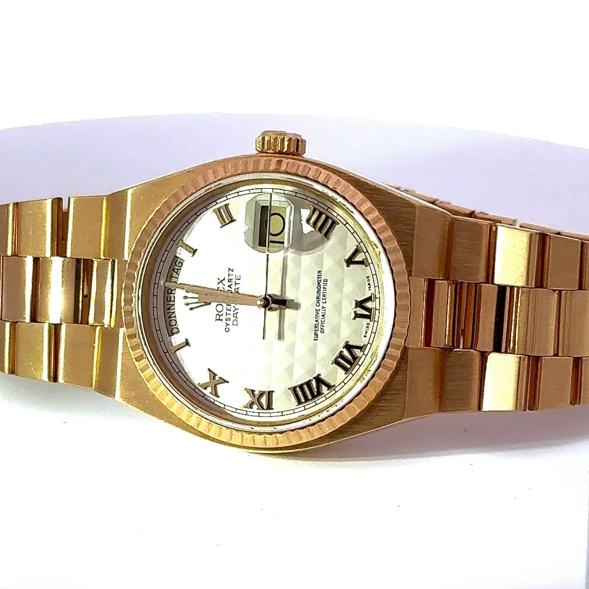 Rolex Day-Date Oysterquartz Ref. 19018 in 18 Karat Gelbgold