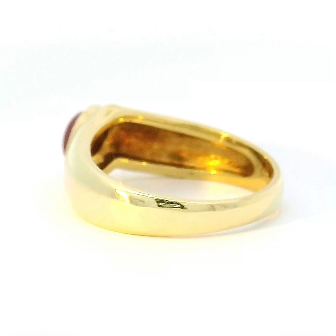 Eleganter Ring in 14 Karat Gelbgold mit Rubin & Brillant