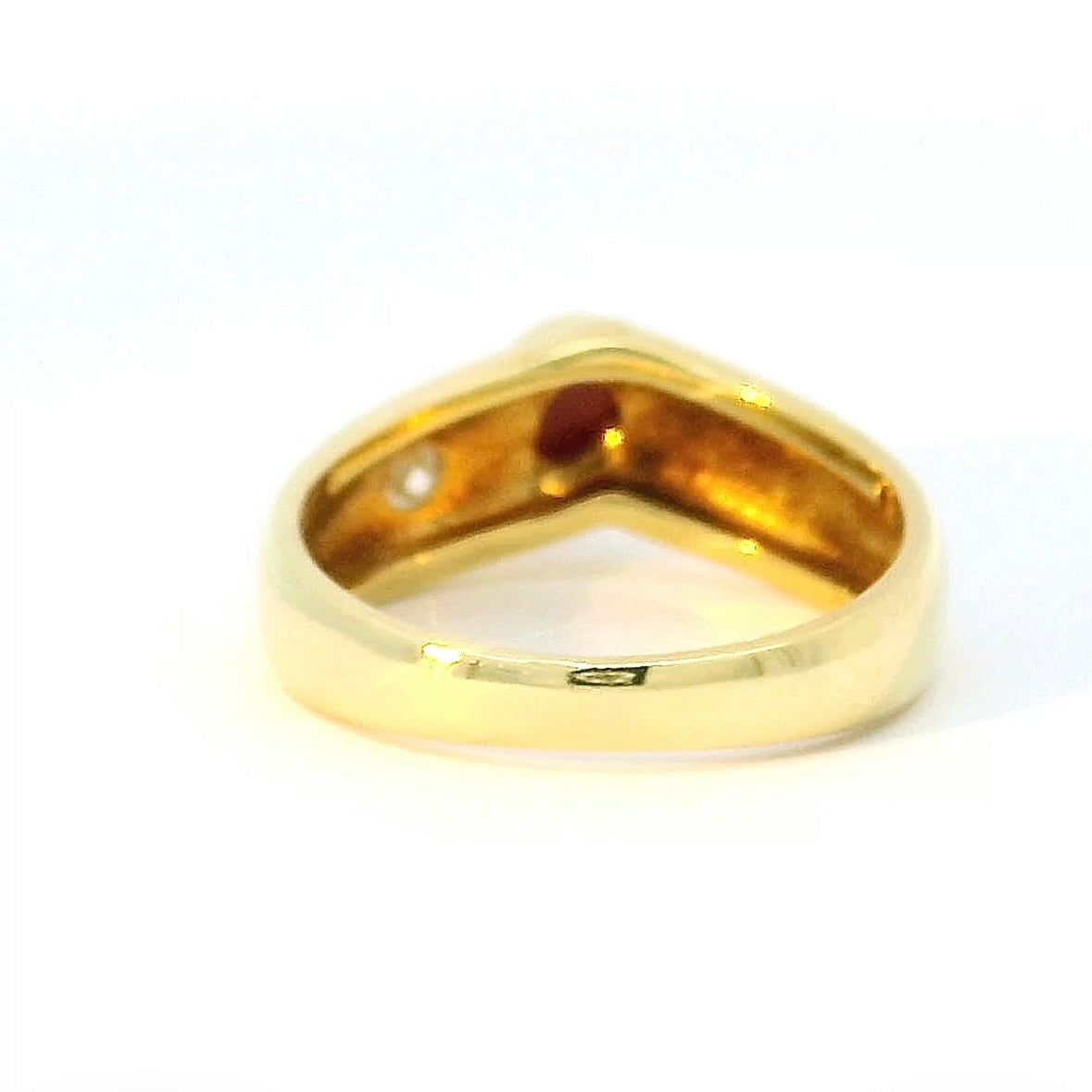 Eleganter Ring in 14 Karat Gelbgold mit Rubin & Brillant
