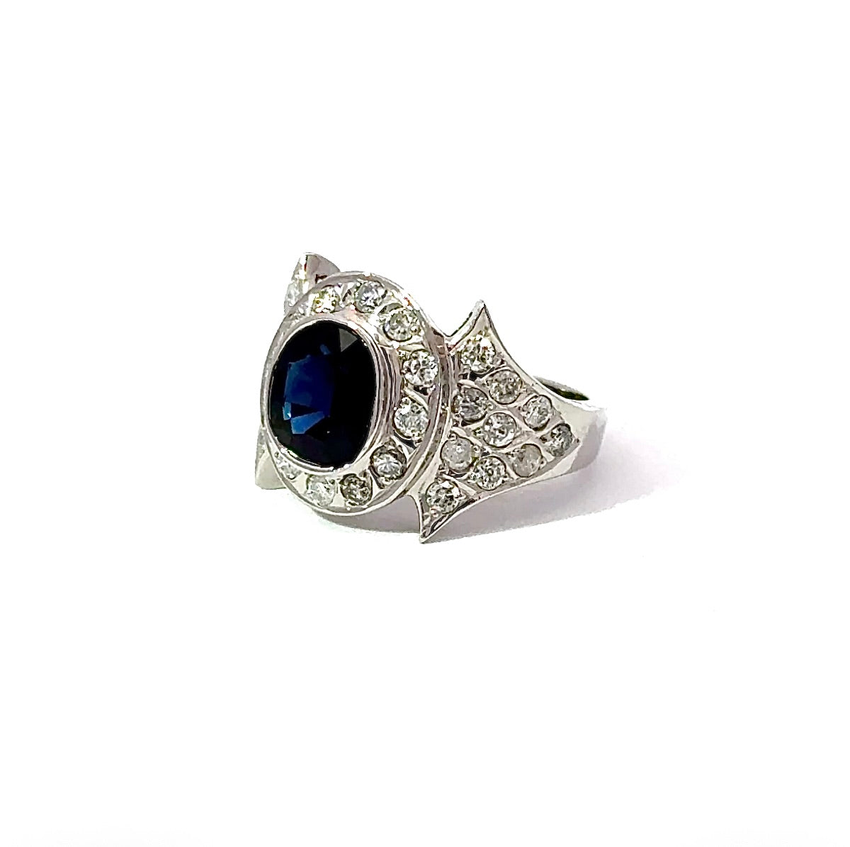 Prunkvoller Vintage-Ring in 14 Karat Weißgold mit Saphir & Brillanten