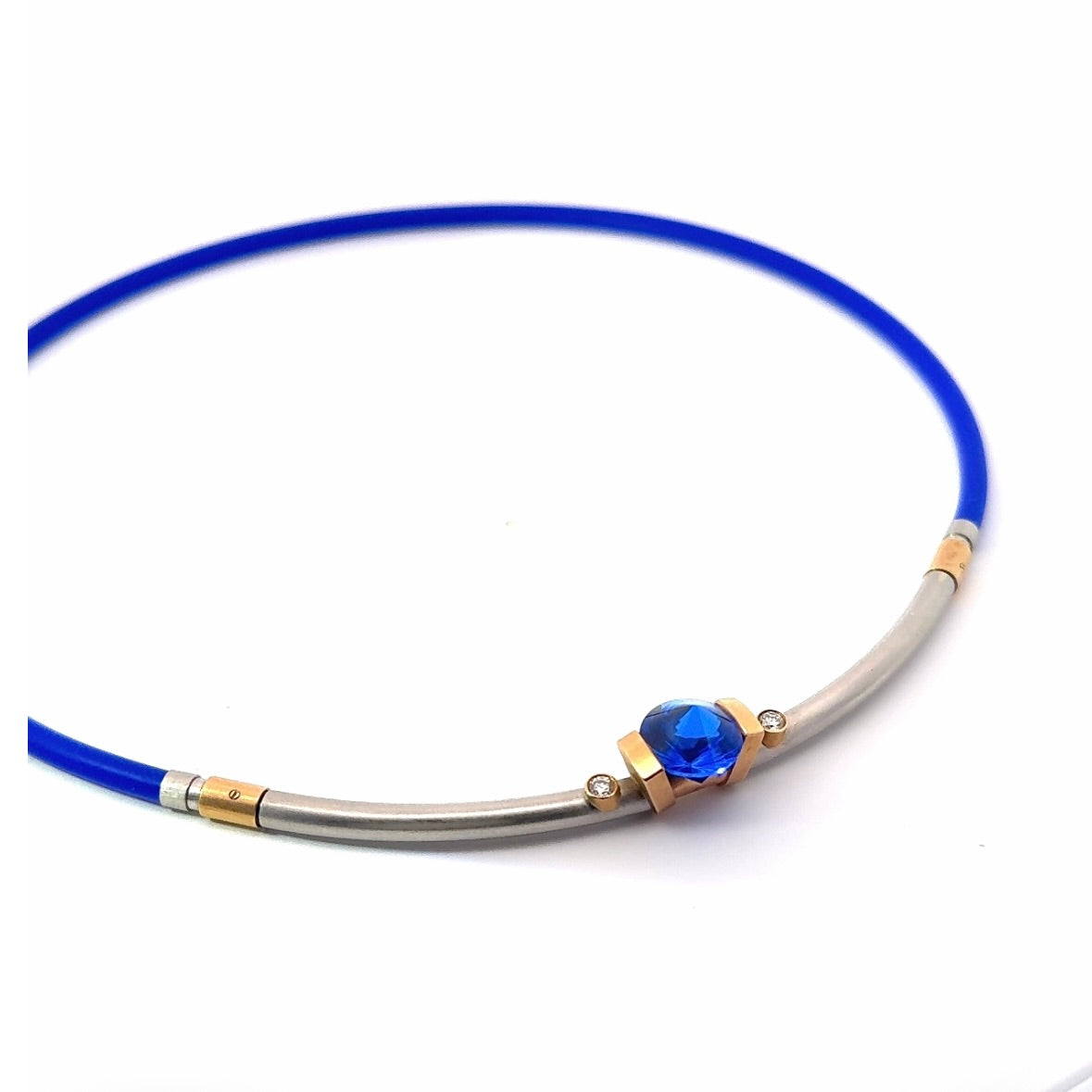 Collier von Bunz Design in 18 Karat Gelbgold & 950er Platin mit Saphir & Brillanten