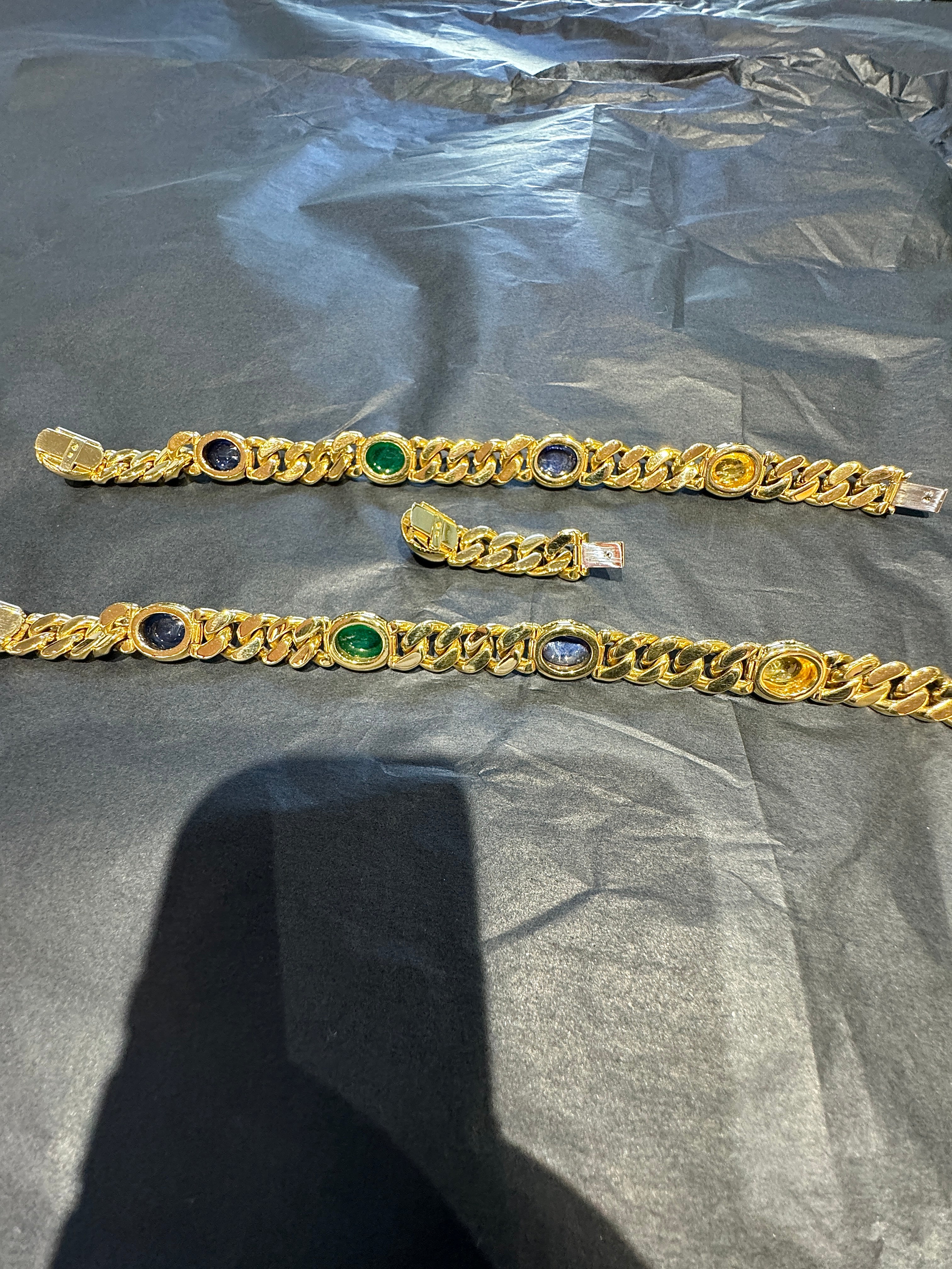Einmaliges Collier / Armband in 18 Karat Gelbgold mit Saphiren & Smaragden