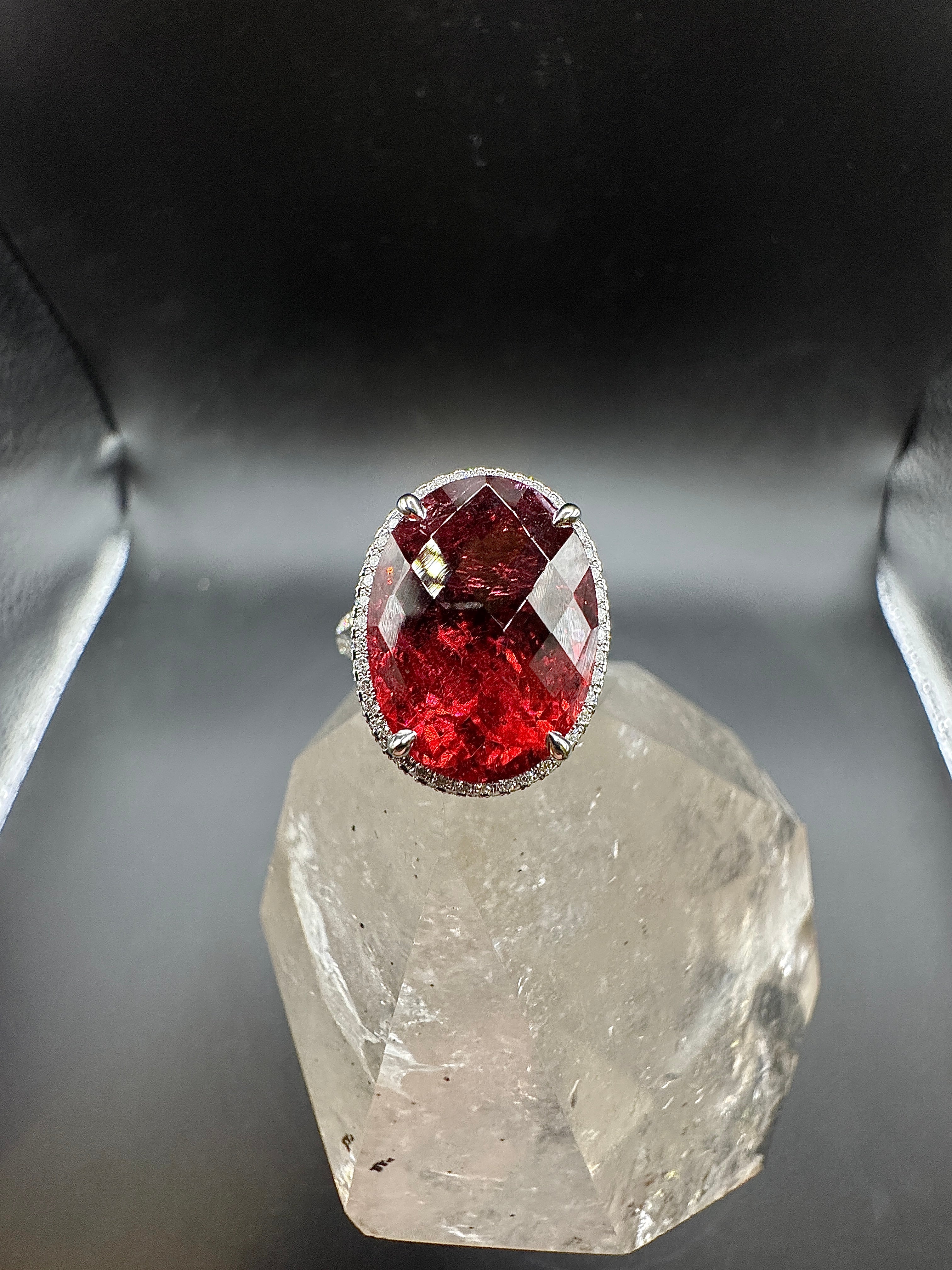 Impressive Ring & Pendant in 14 Karat White Gold with Rubellite & Brilliants