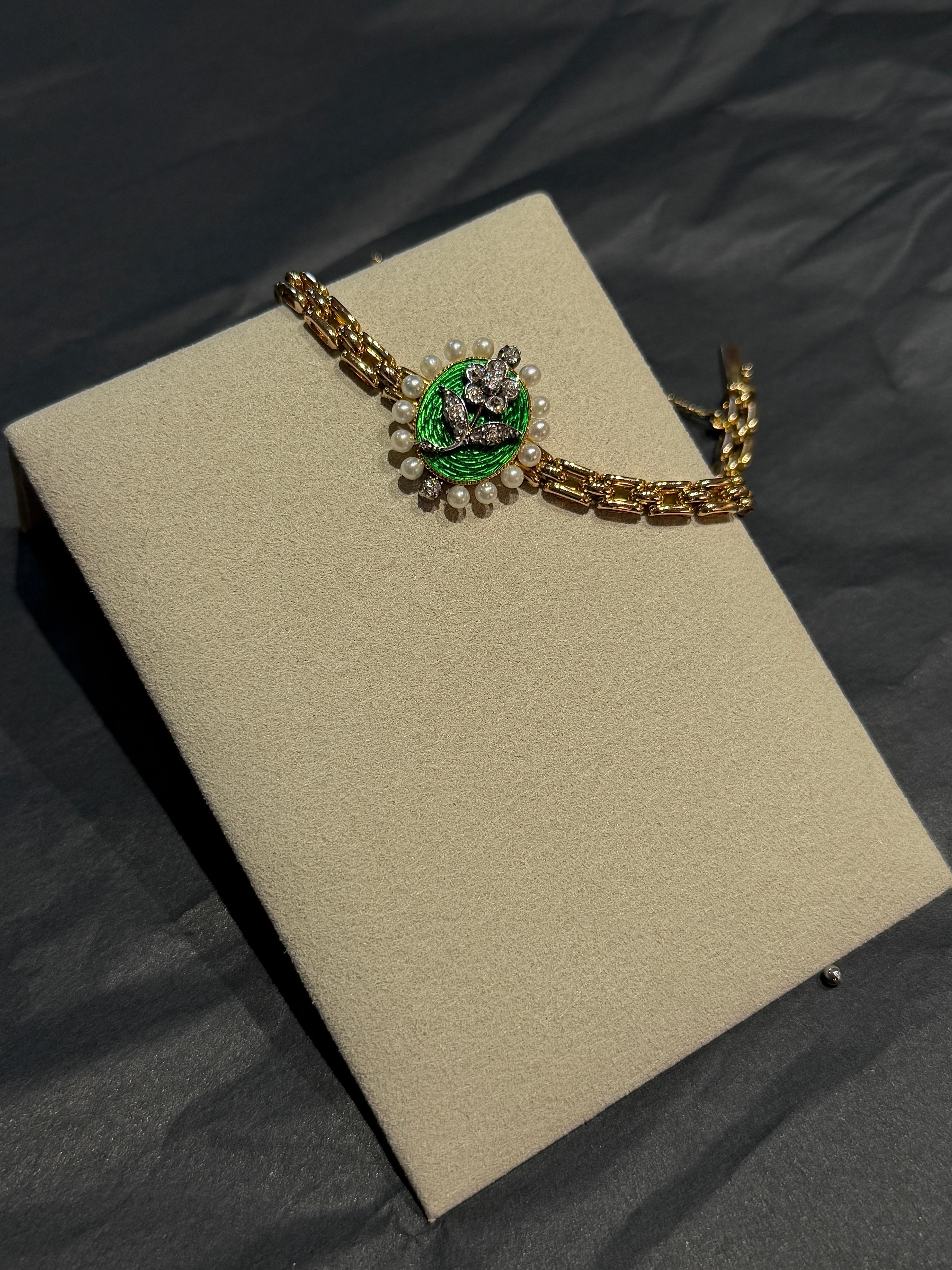 Vintage-Armband in 14 Karat (585) um 1900 mit Diamanten, Emaille & Perlen