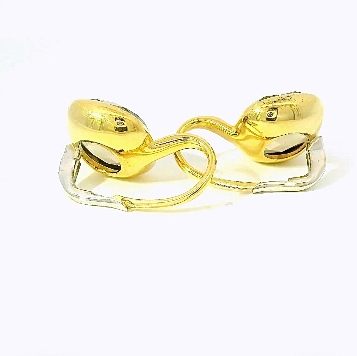Elegante Kreolen in 18 Karat Gelbgold mit lebhaften Rauchquarzen