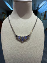 Elegantes Collier in 14 Karat Weißgold mit feinen Tansaniten & Brillanten