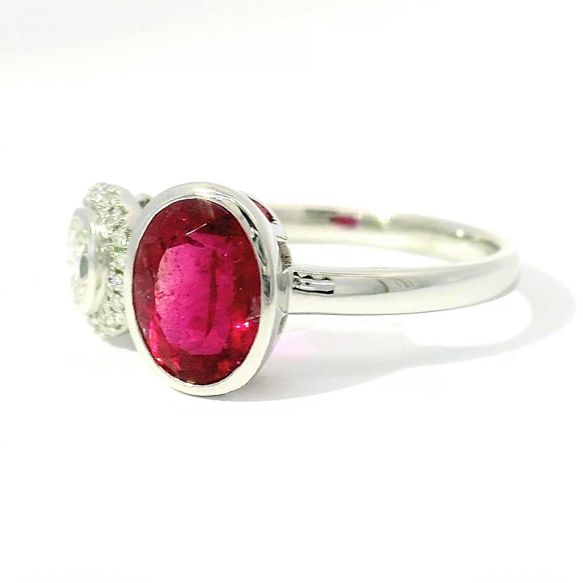 Eleganter Ring in 18 Karat Weißgold mit Rubellit & Brillanten