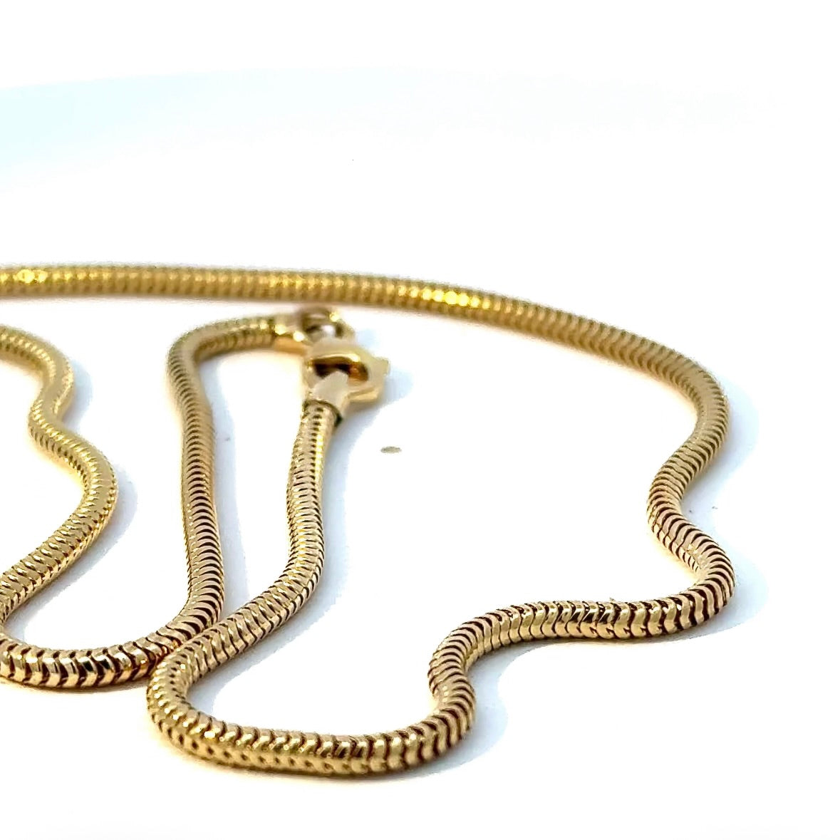 Elegante Schlangenkette in 8 Karat Gelbgold mit Karabinerverschluss