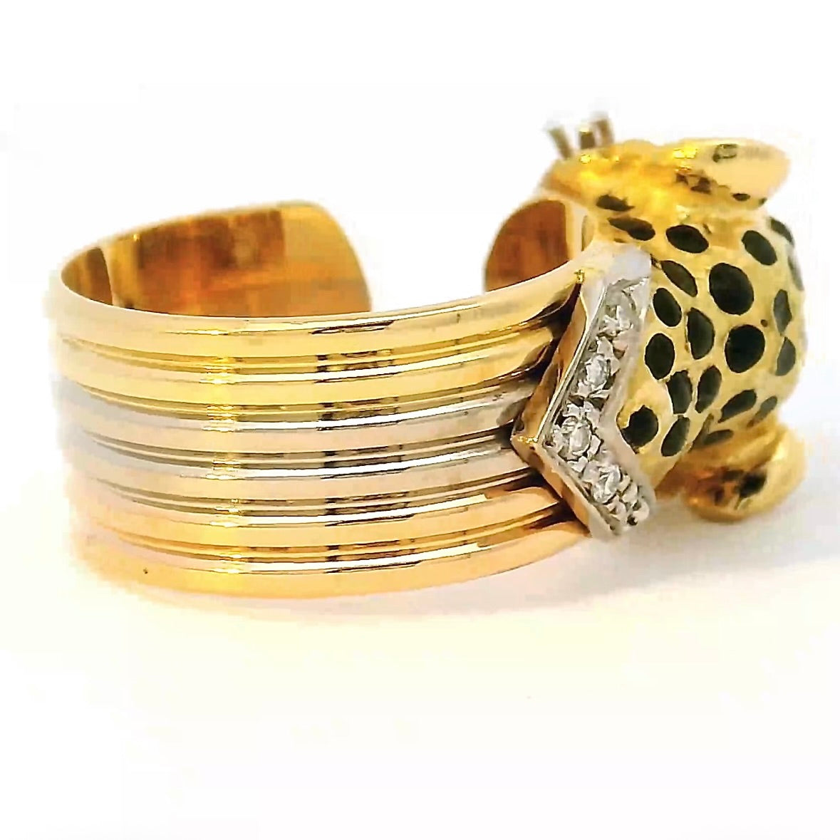Leuchtender tricolor Ring in 18 Karat Gold mit Rubinen und Brillanten