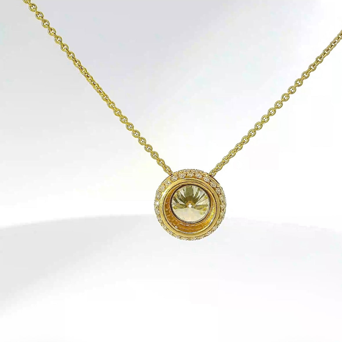 Solitaire pendant gold