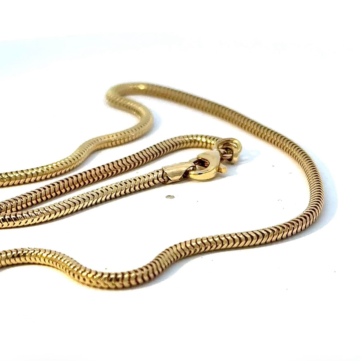 Elegante Schlangenkette in 8 Karat Gelbgold mit Karabinerverschluss