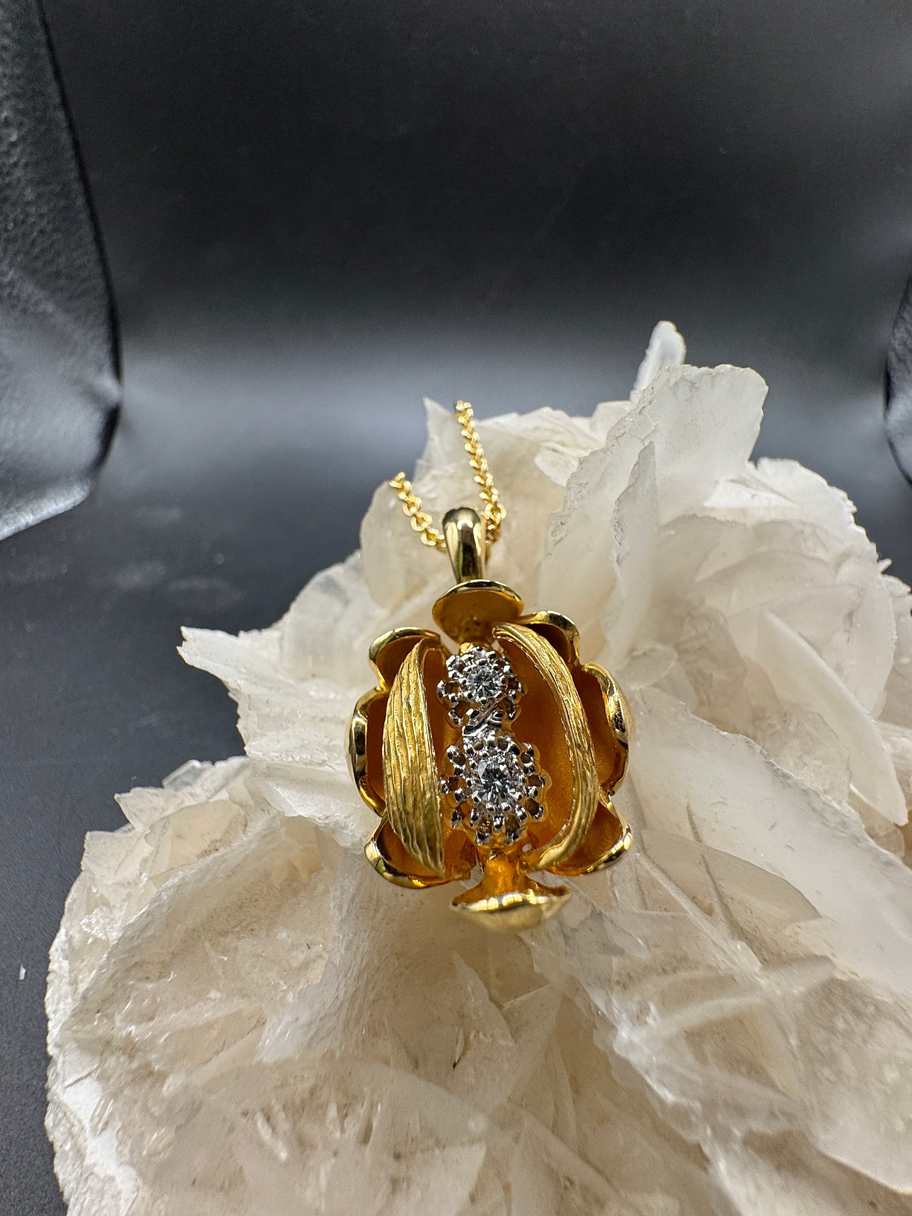 Handgefertigter Goldbaur Anhänger in 18 Karat Gelbgold mit Brillanten