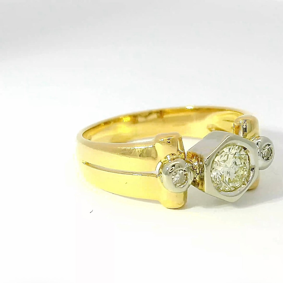 Eleganter Bicolor-Ring in 18 Karat Gold mit großem Brillant & Diamanten