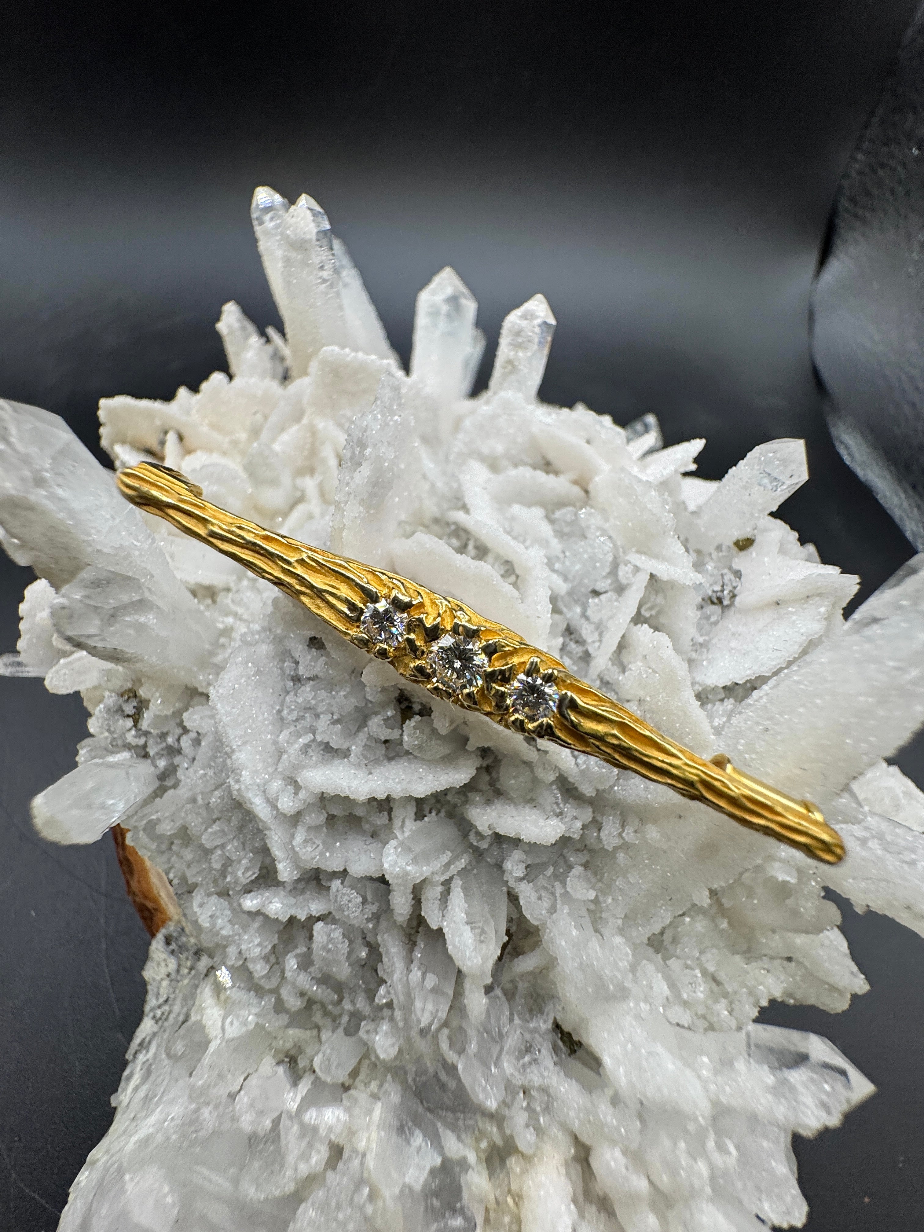 Hochwertige Brosche in 18 Karat Gelbgold mit Brillanten von Goldbaur