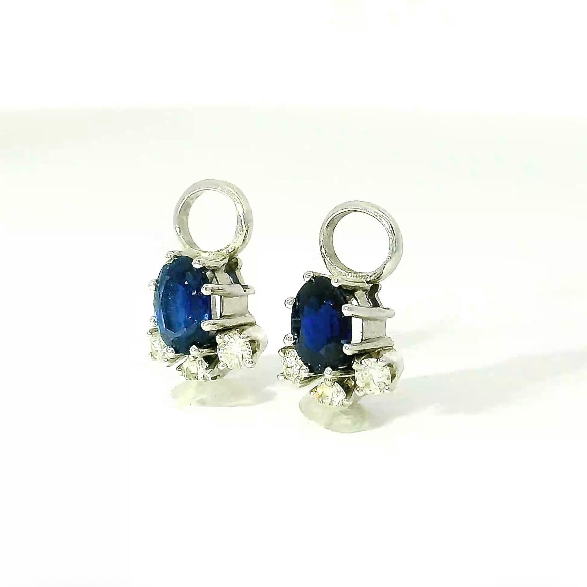 Elegante Einhänger für Ohrringe in 18 Karat Weißgold mit Saphiren & Brillanten