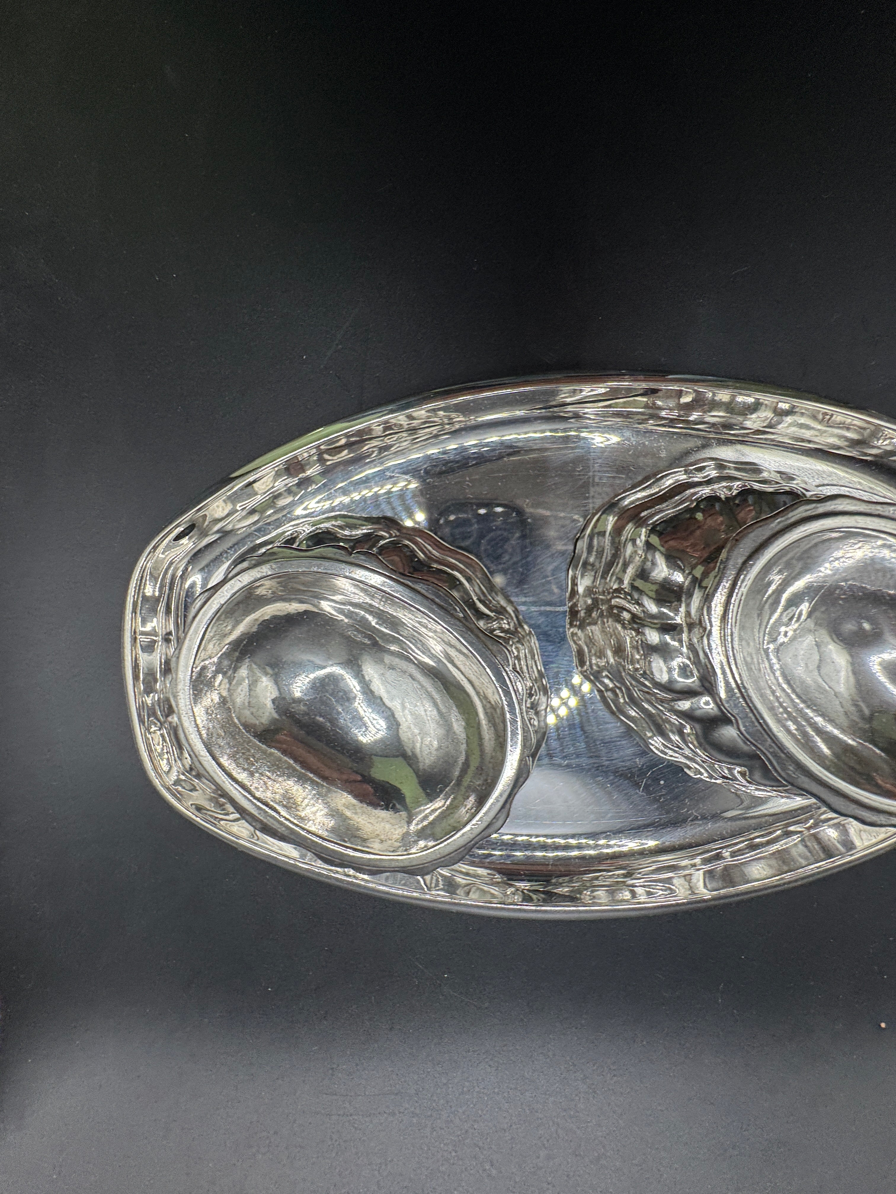 Stylish salt & pepper set with tray – in .835 silver