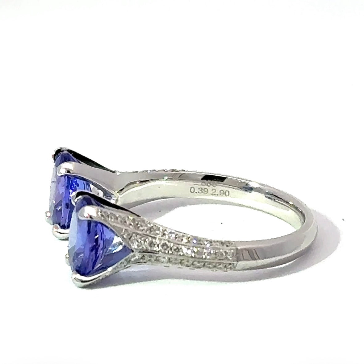 Ausgefallener Ring in 14 Karat Weißgold mit Tansaniten & Brillanten