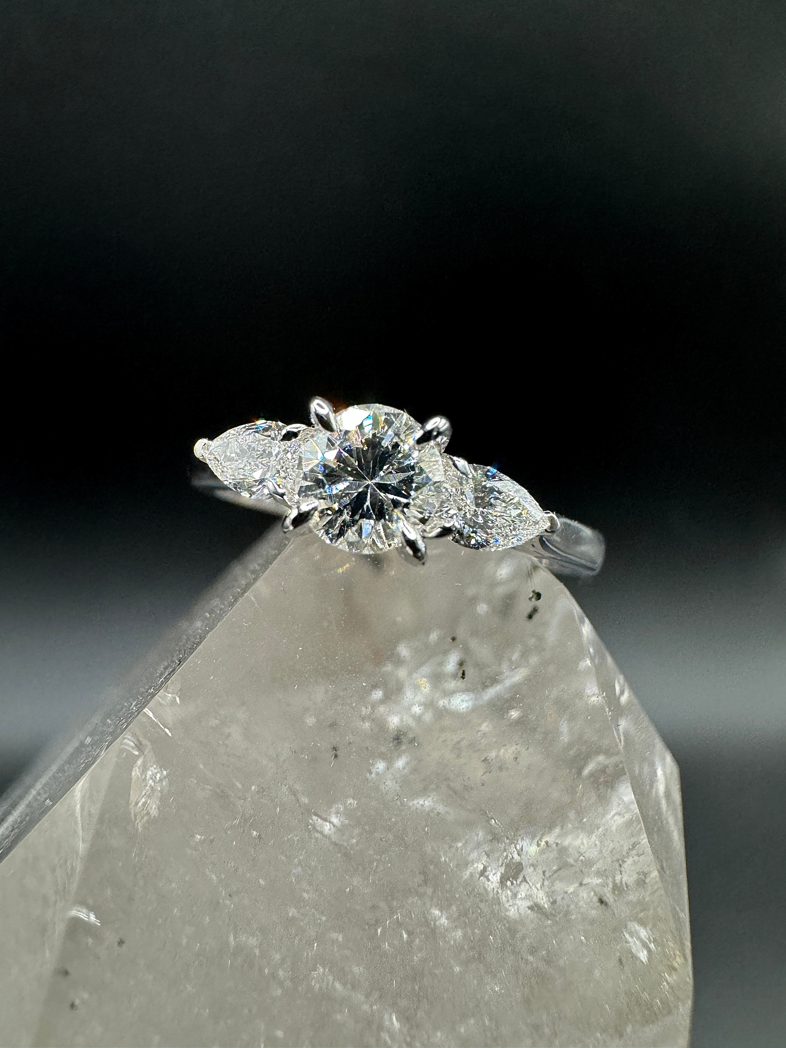 Hochwertiger Verlobungs-/Solitärring in 18 Karat Weißgold mit feinen Brillanten