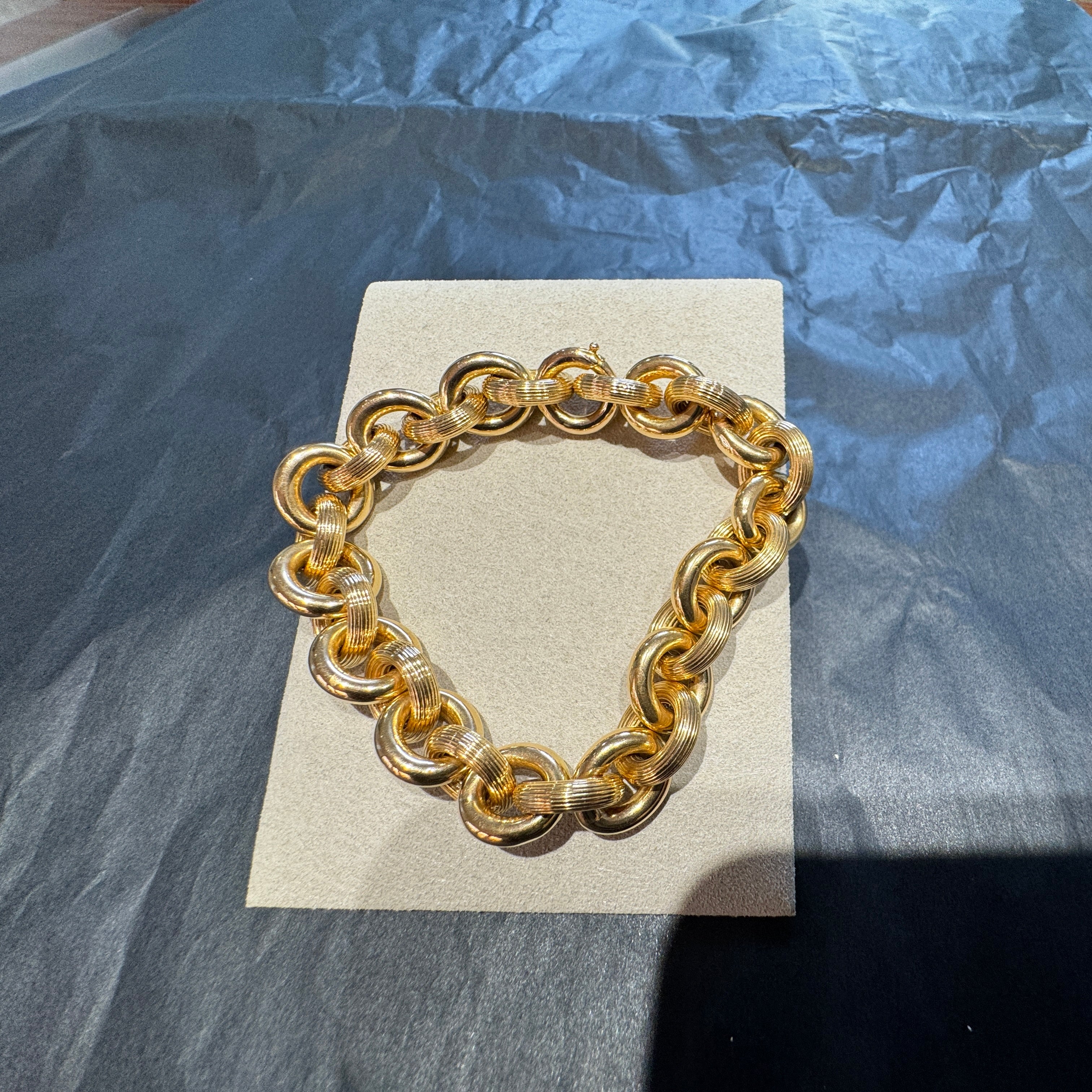 Fancy Heritage Chain Bracelet in 18 Karat (750) Yellow Gold