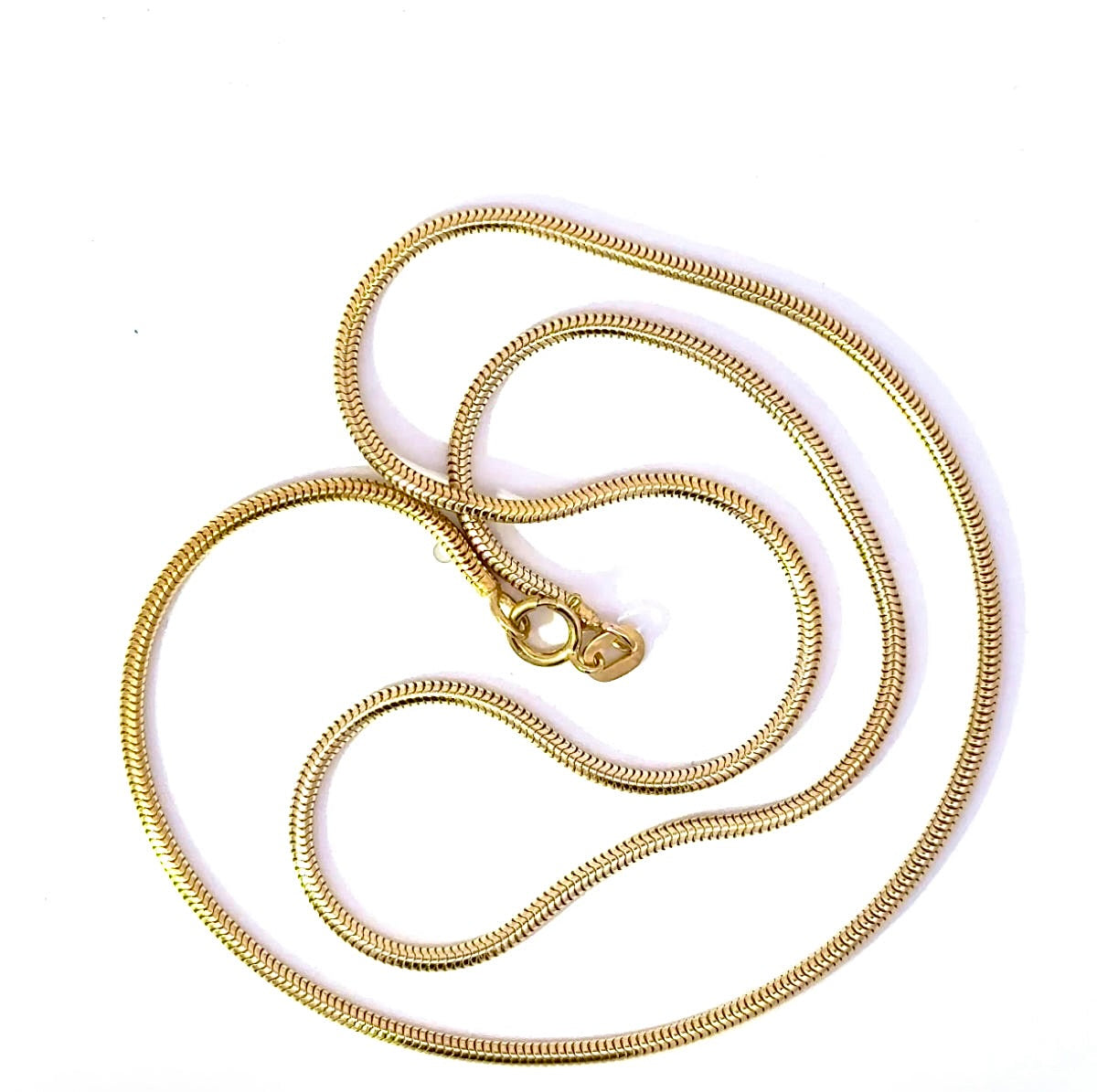 Elegant snake chain in 9 karat yellow gold with a spring ring clasp