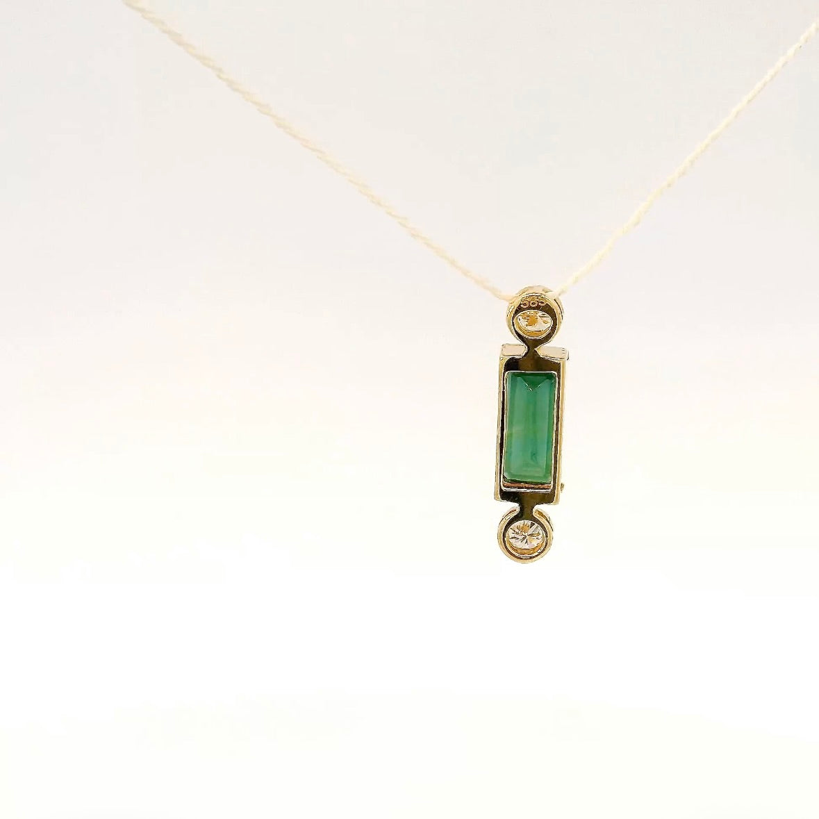 Eleganter Anhänger in 14 Karat Gelbgold mit grünem Turmalin & Brillanten