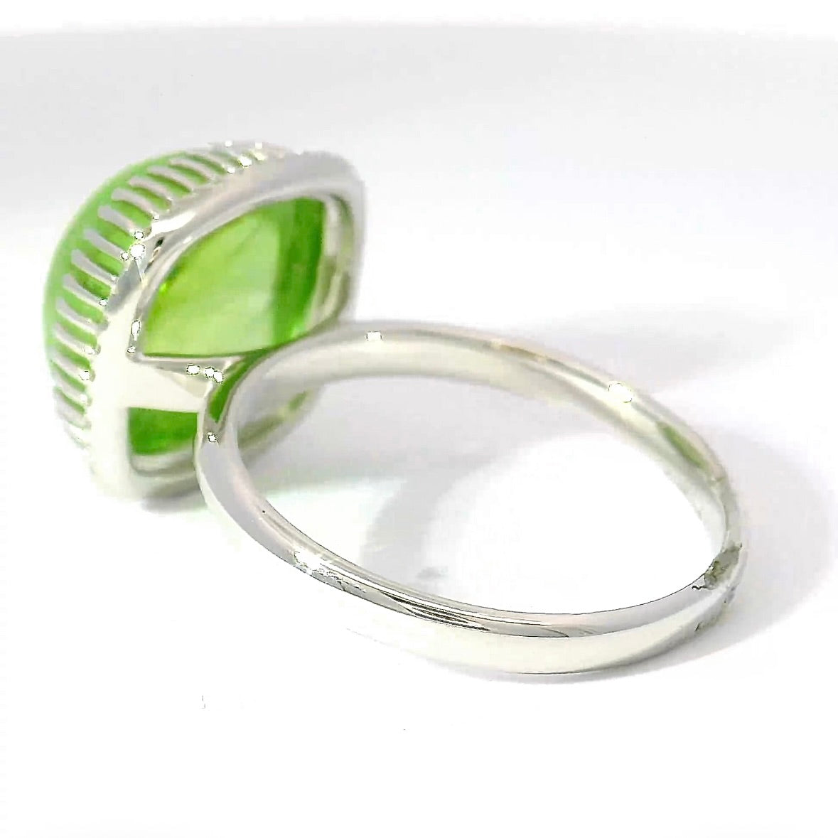 Modern 14K White Gold Ring with Peridot & Brilliant Cut Diamonds