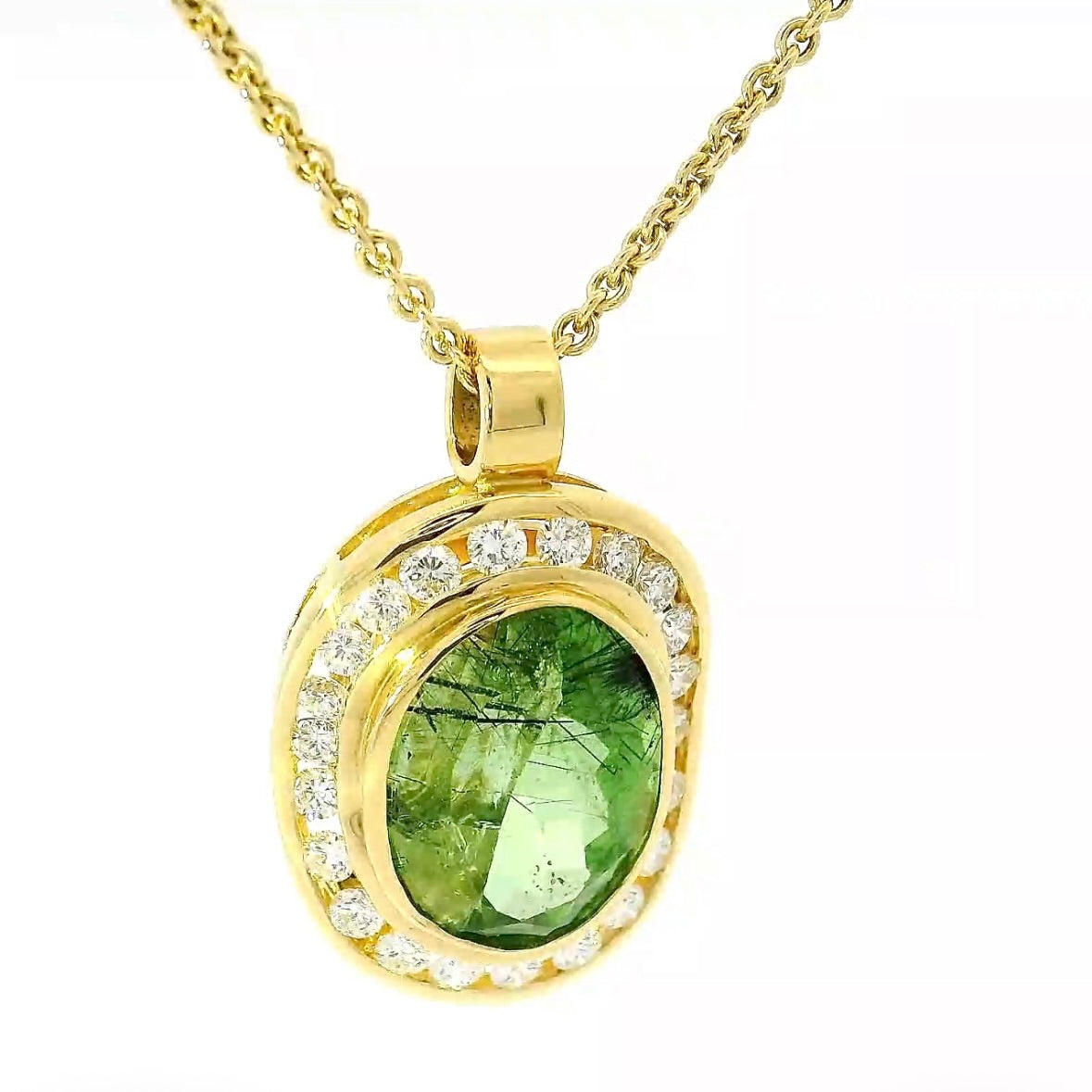 Edler Anhänger in 18 Karat Gelbgold mit großem Peridot & Brillanten