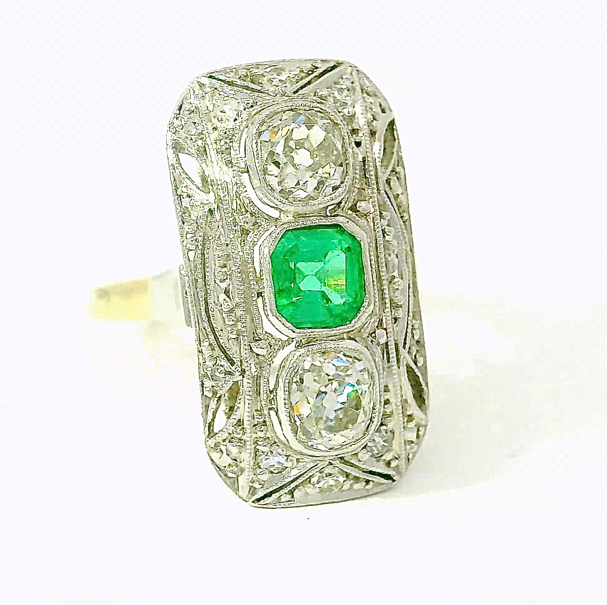Art Deco Ring in 14 Karat Yellow & White Gold with Emerald & Diamonds