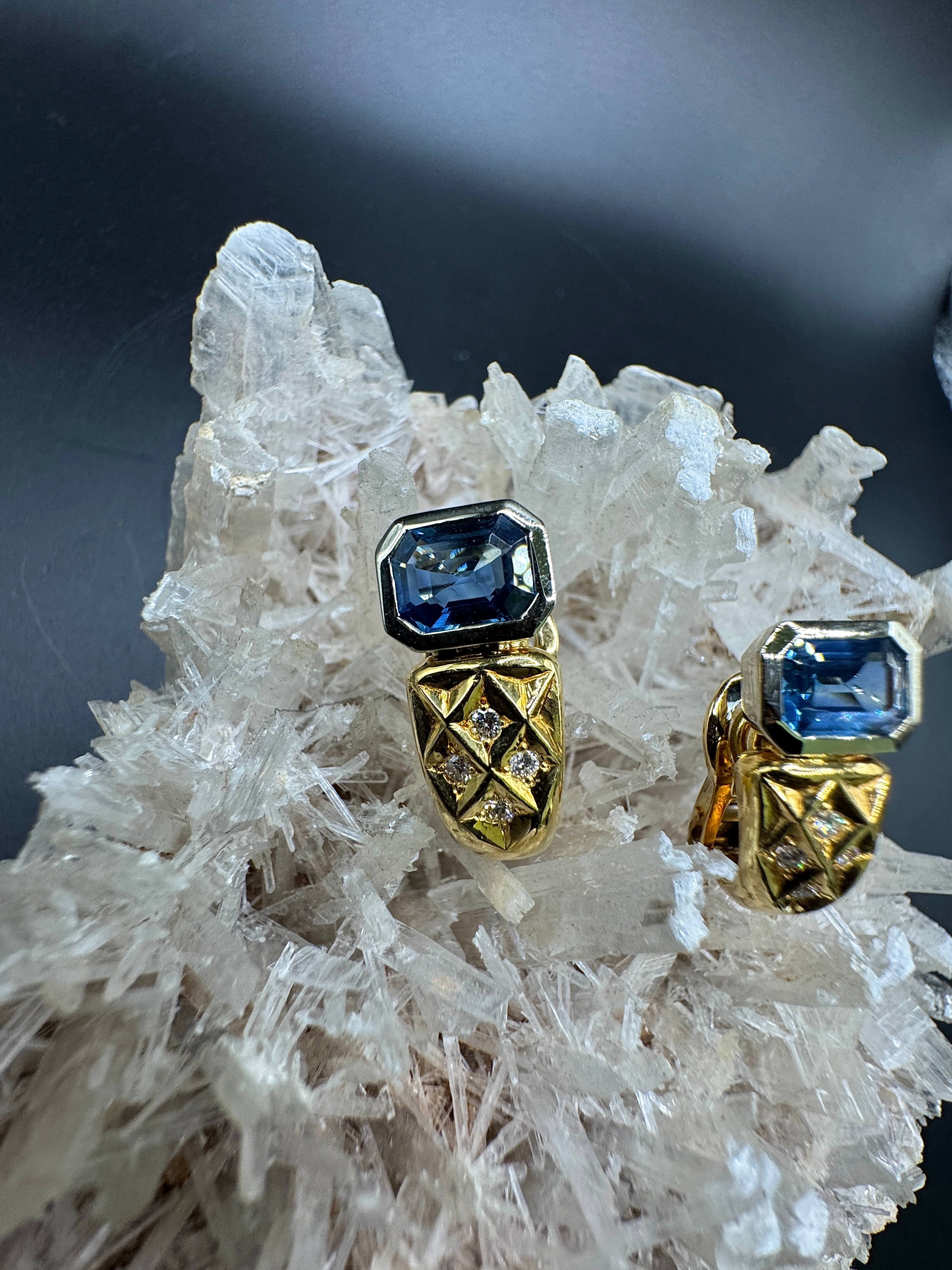 Extravagant 18k Gold Earrings with Sapphires & Brilliant-cut Diamonds