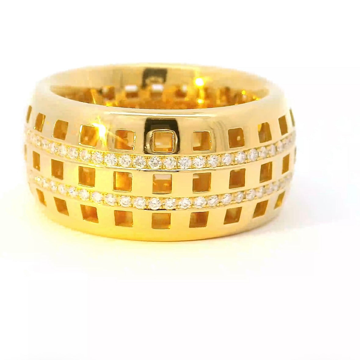 Riesiger Memory Ring in 18 Karat Gelbgold mit feinen Brillanten von W. Häring