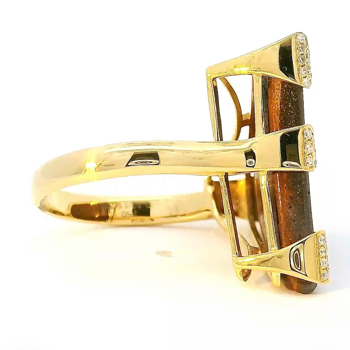 Edler Ring in 18 Karat Gelbgold mit Boulderopal & Brillanten