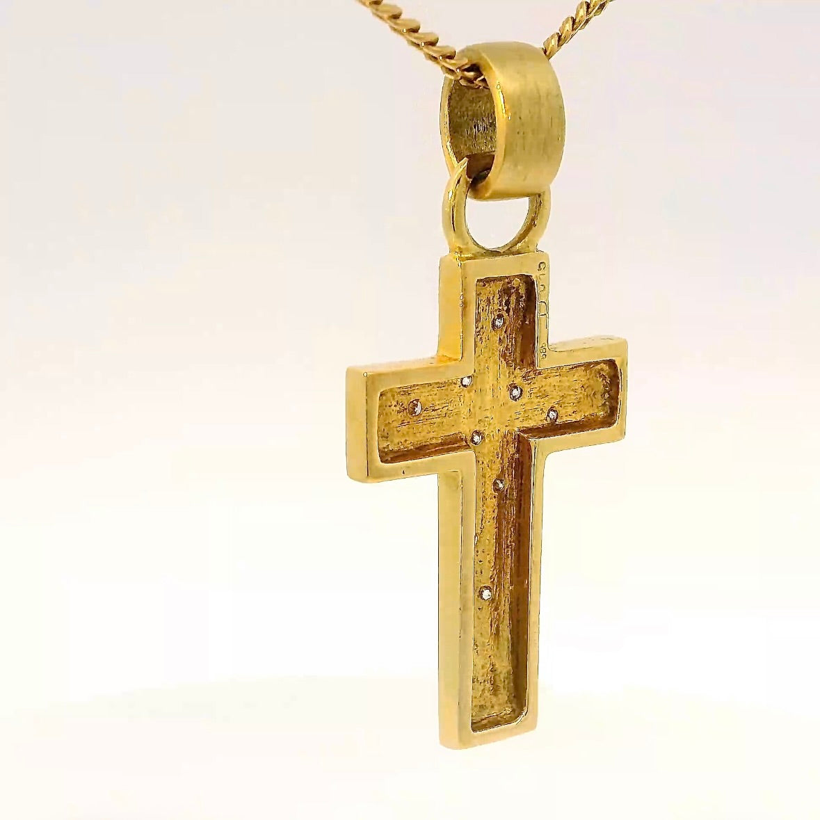 Cross pendant