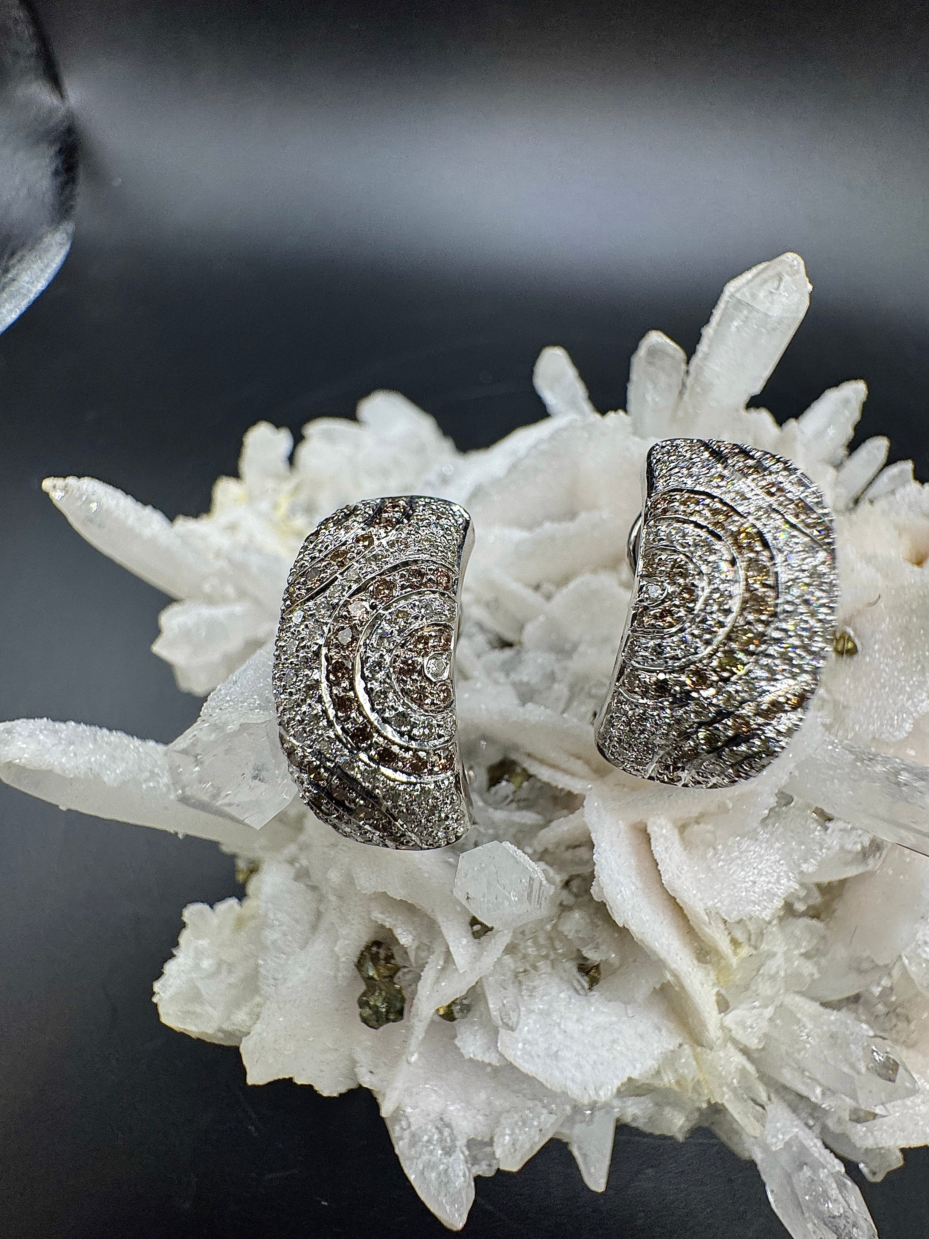 Fancy Half-Hoop Earrings in 18K (750) White Gold with Brilliant-Cut Diamonds