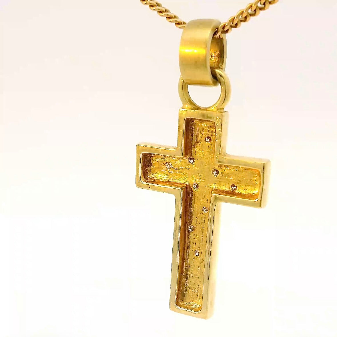 Cross pendant