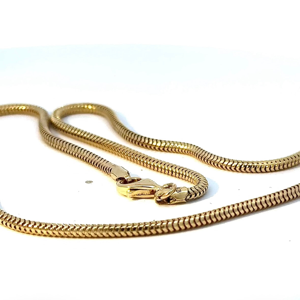 Elegante Schlangenkette in 8 Karat Gelbgold mit Karabinerverschluss