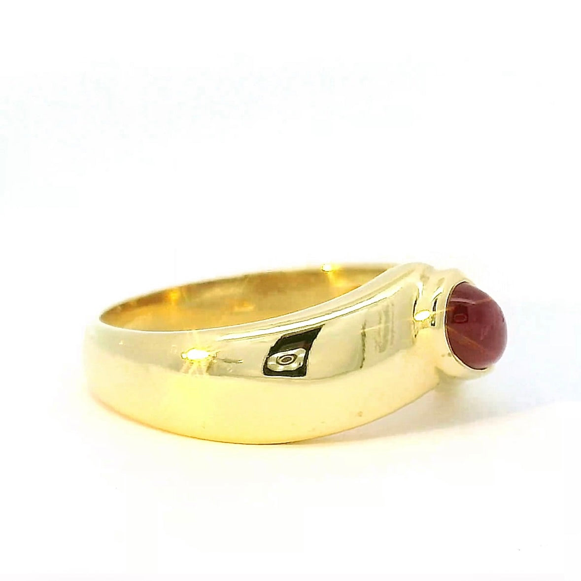 Eleganter Ring in 14 Karat Gelbgold mit Rubin & Brillant