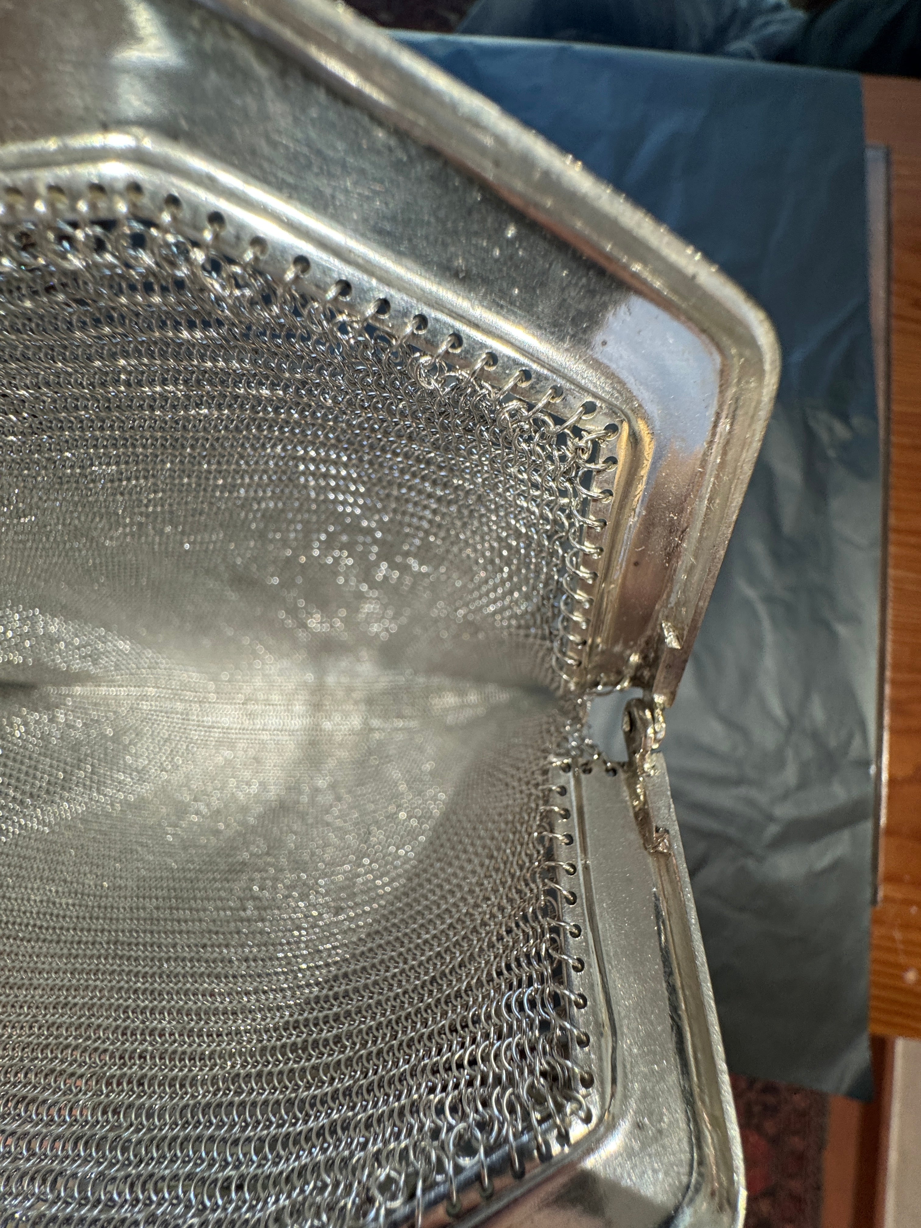 Einmalige Silbertasche aus 800er Silber mit blauen Schmucksteinen