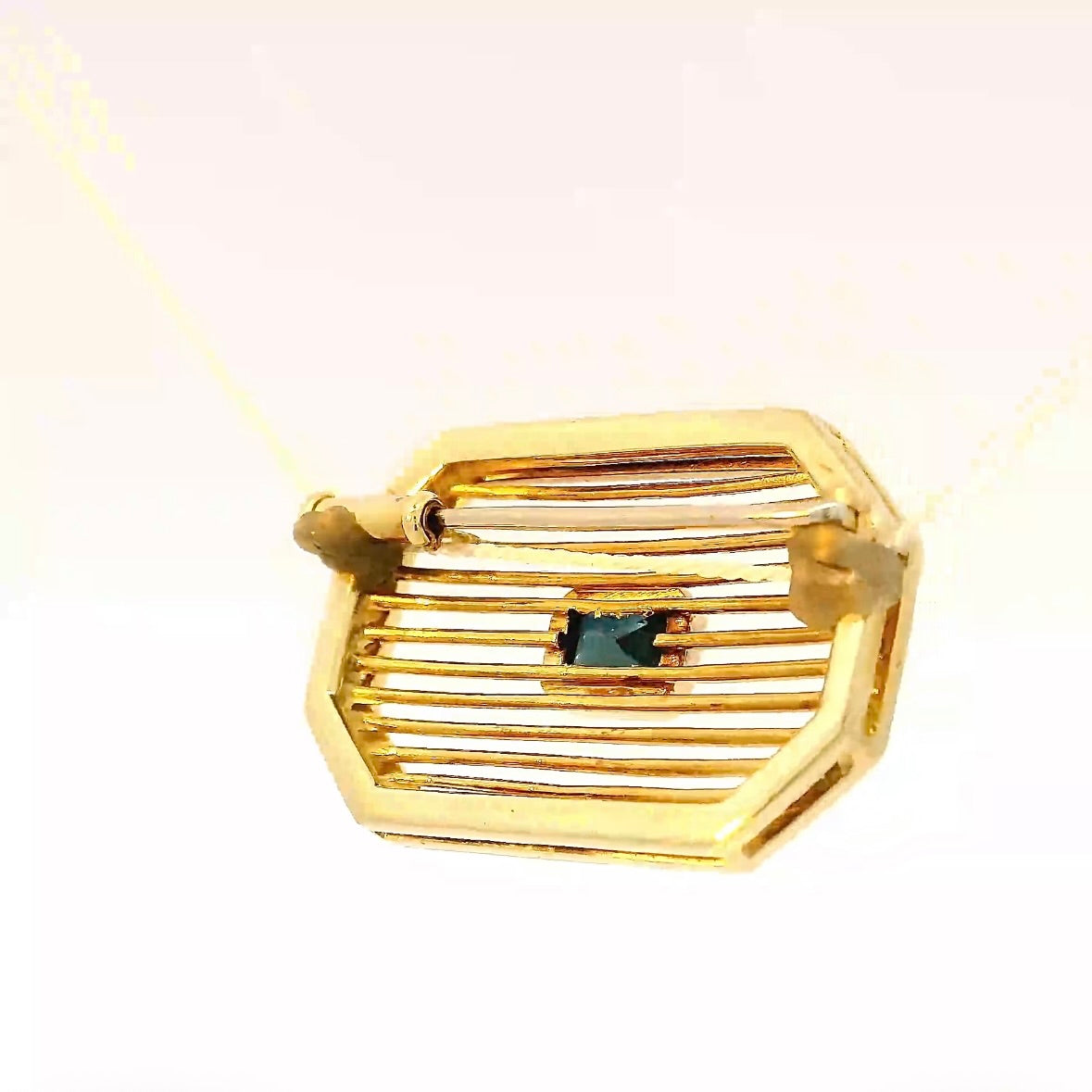 Elegante Brosche in 14 Karat Gelbgold mit Saphir & Diamanten