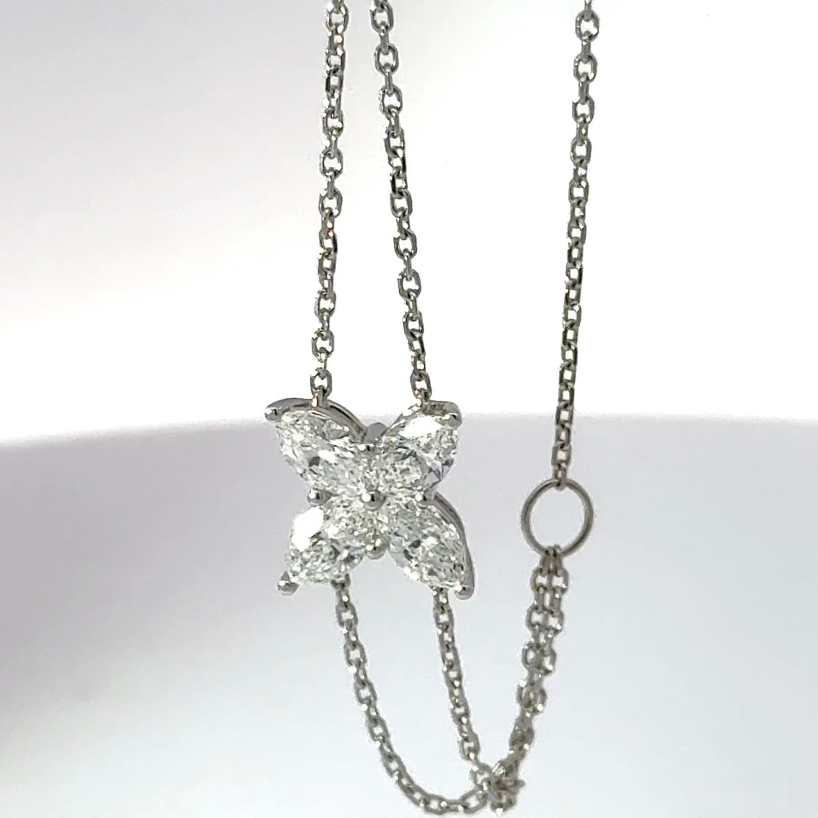 Modern designer bracelet in 18 carat white gold with brilliant-cut navettes