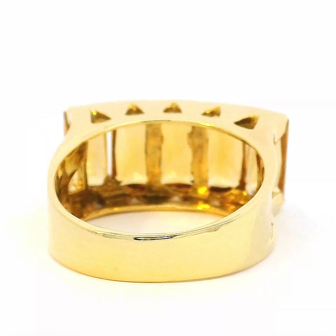 Leuchtender Ring in 18 Karat Gelbgold mit feinen Citrinen