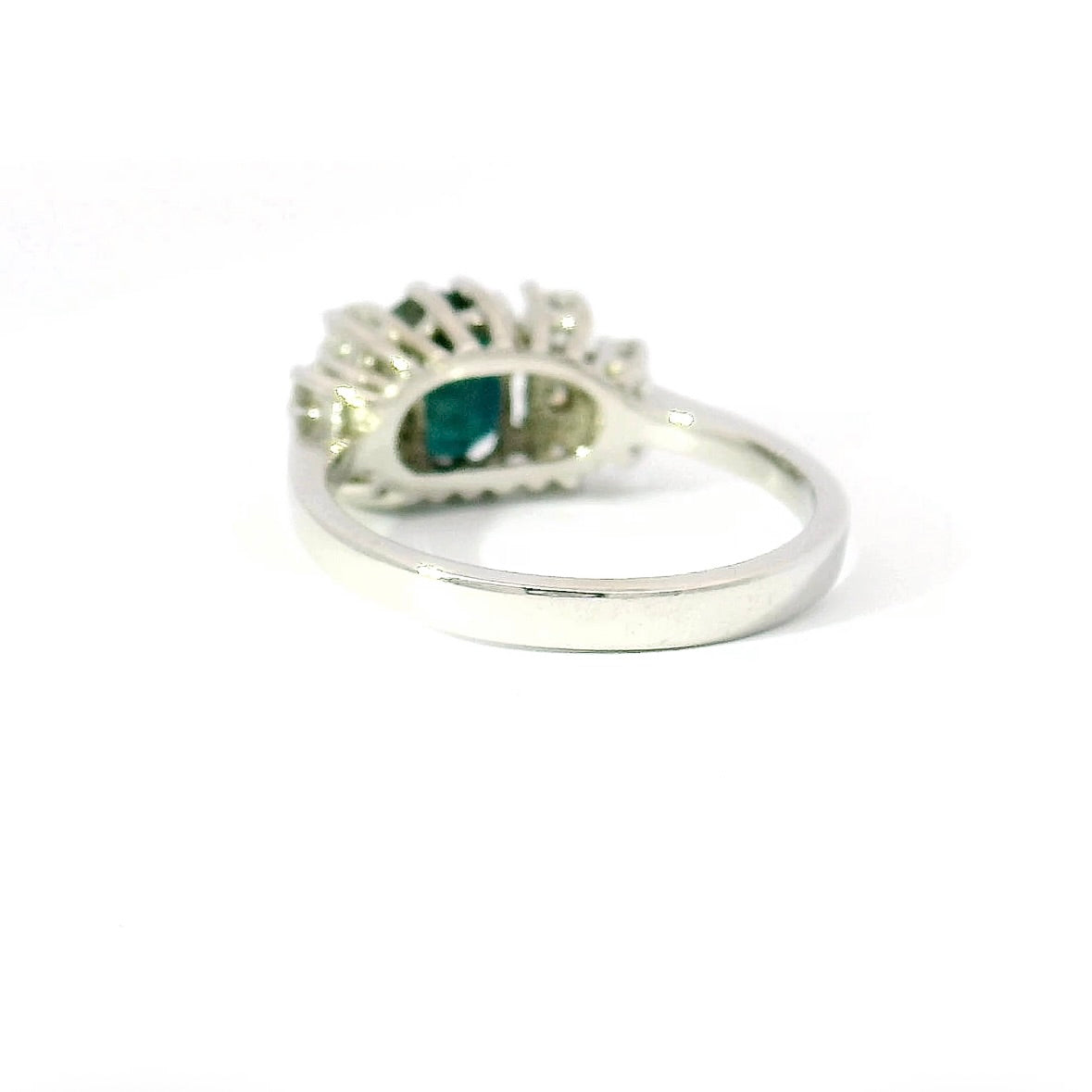 Steinbetonter Ring in 14 Karat Weißgold mit Saphir & Brillanten