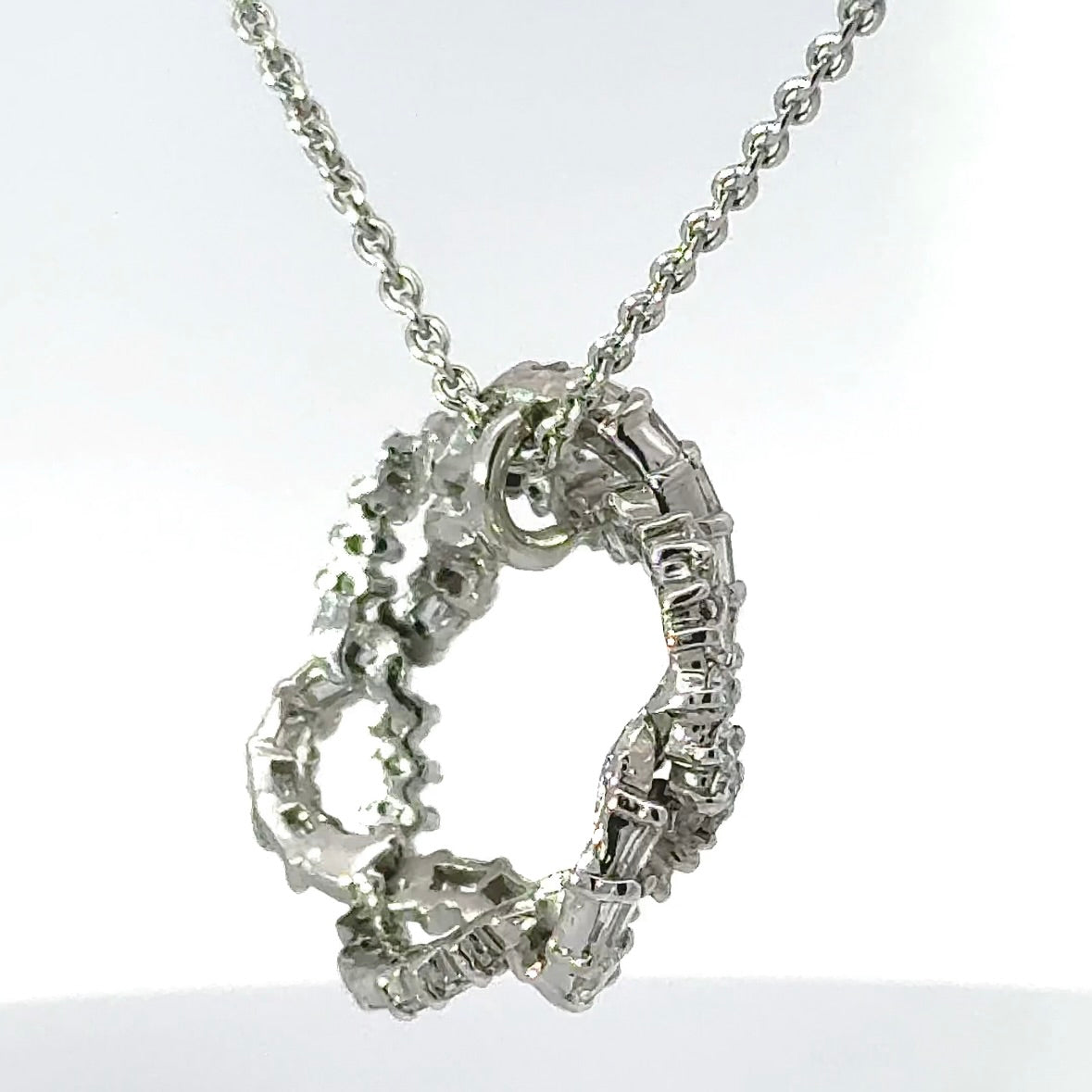 Ausgefallener Vintage-Anhänger in 18 Karat Weißgold mit Diamanten