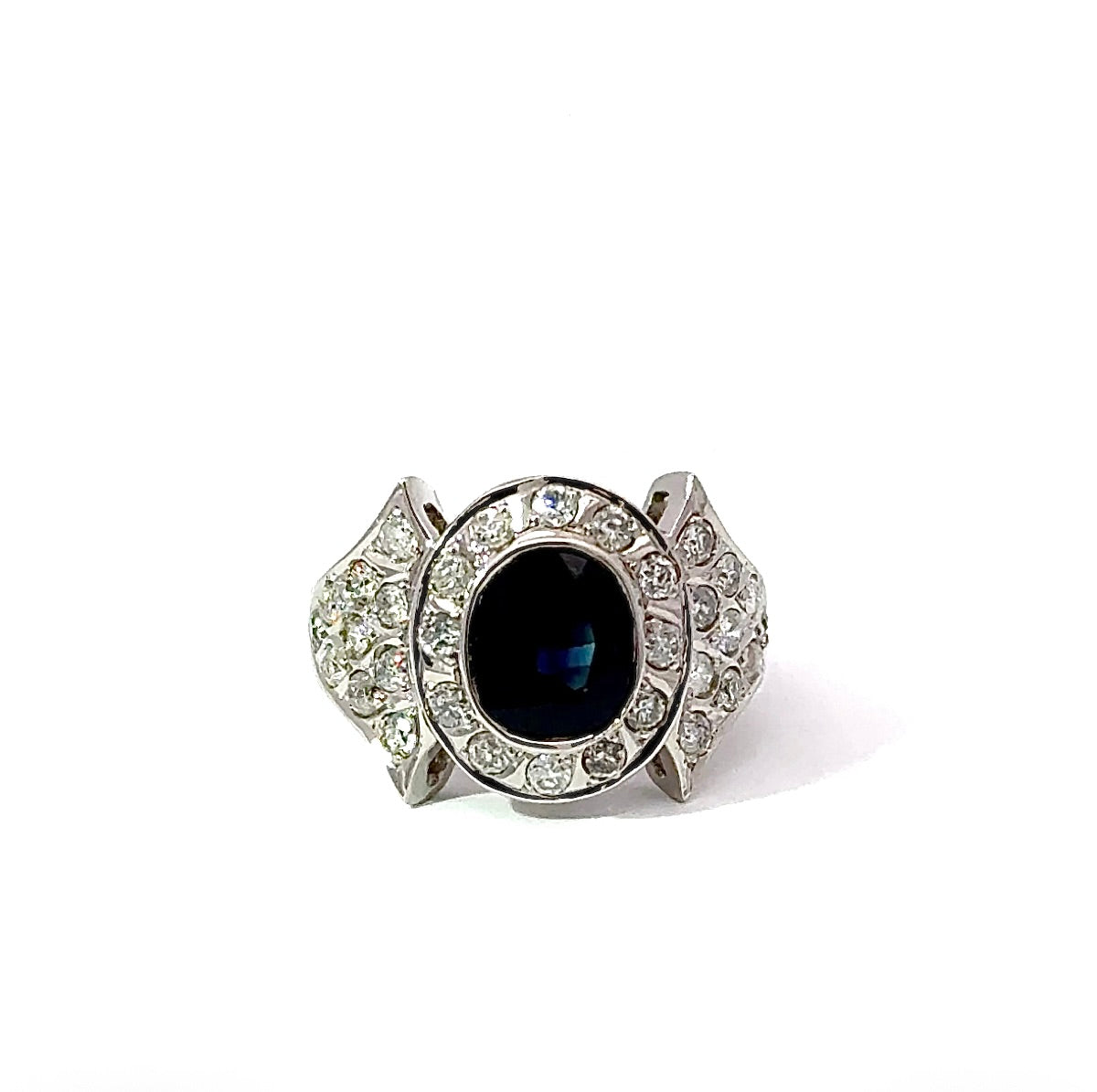 Prunkvoller Vintage-Ring in 14 Karat Weißgold mit Saphir & Brillanten