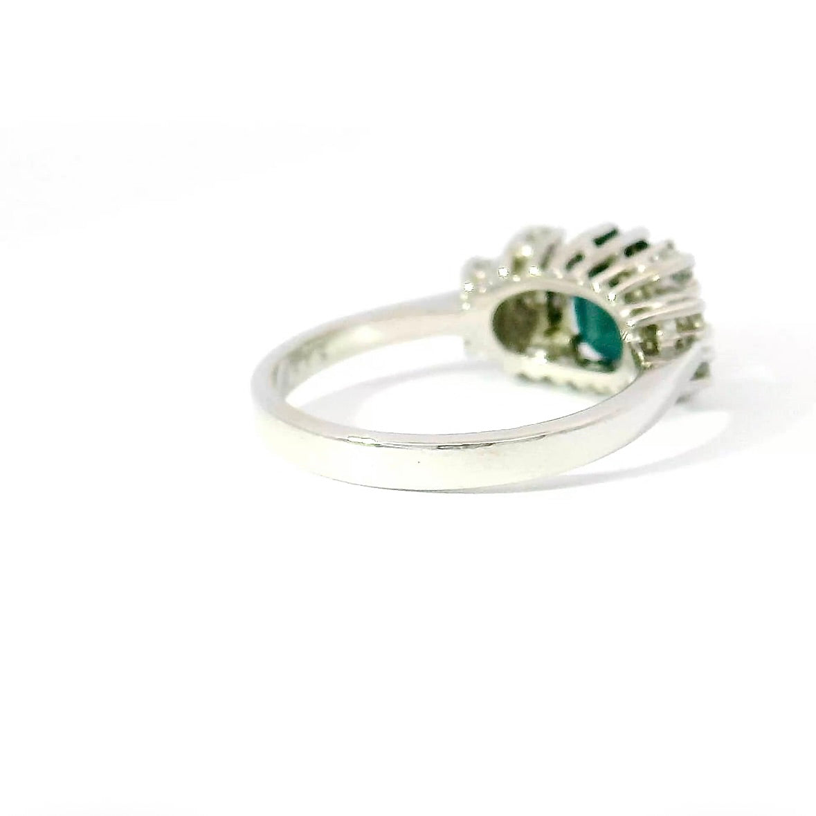 Steinbetonter Ring in 14 Karat Weißgold mit Saphir & Brillanten