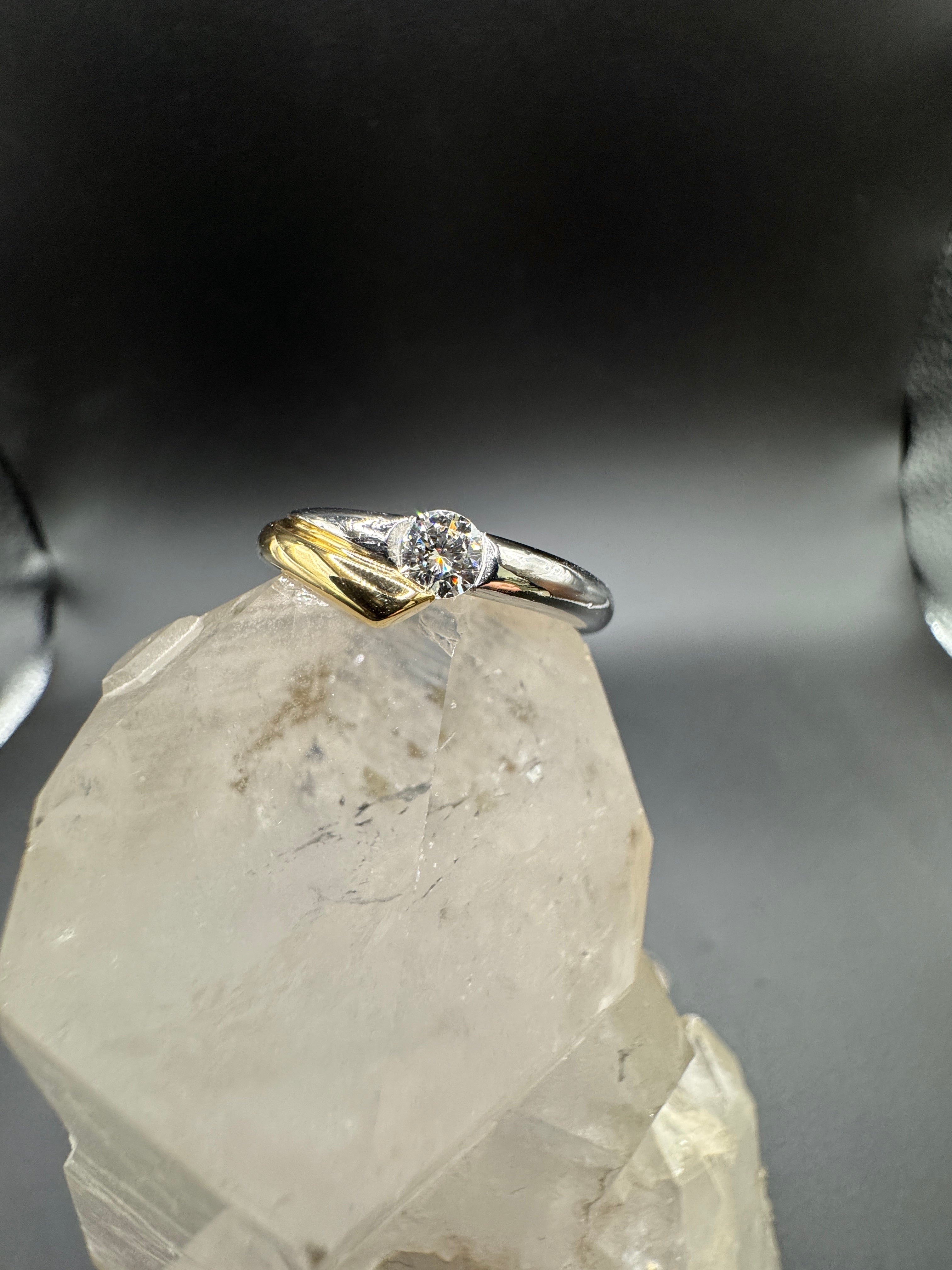 Edele bicolor ring van 18 karaat geelgoud en 950 platina met zeer fijne diamanten - handgemaakt