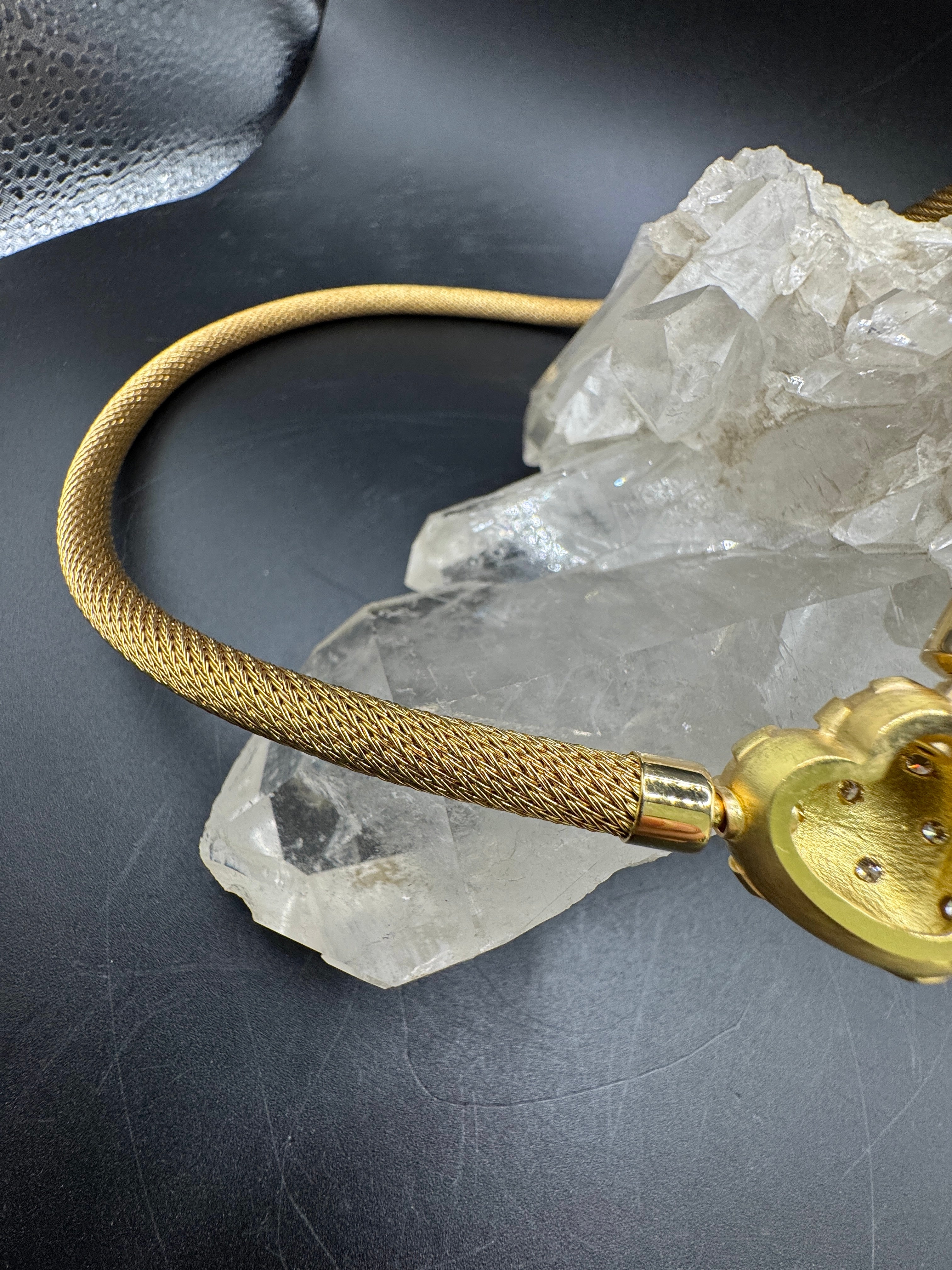 Dominantes Collier in 18 Karat (750) Gelbgold mit Brillanten